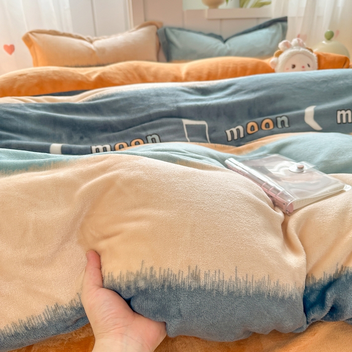 91家纺网 家纺一手货源 找家纺 优姿家纺 2025新款高克重牛奶绒印花单被套 月光曲