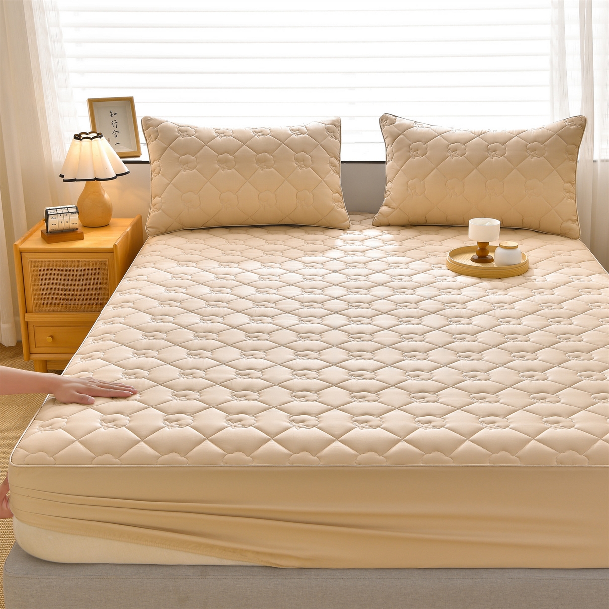 91家纺网 家纺一手货源 找家纺 金鹰 2025新款全棉50S夹棉抗菌防螨床笠加厚床笠席梦思保护套 卡其