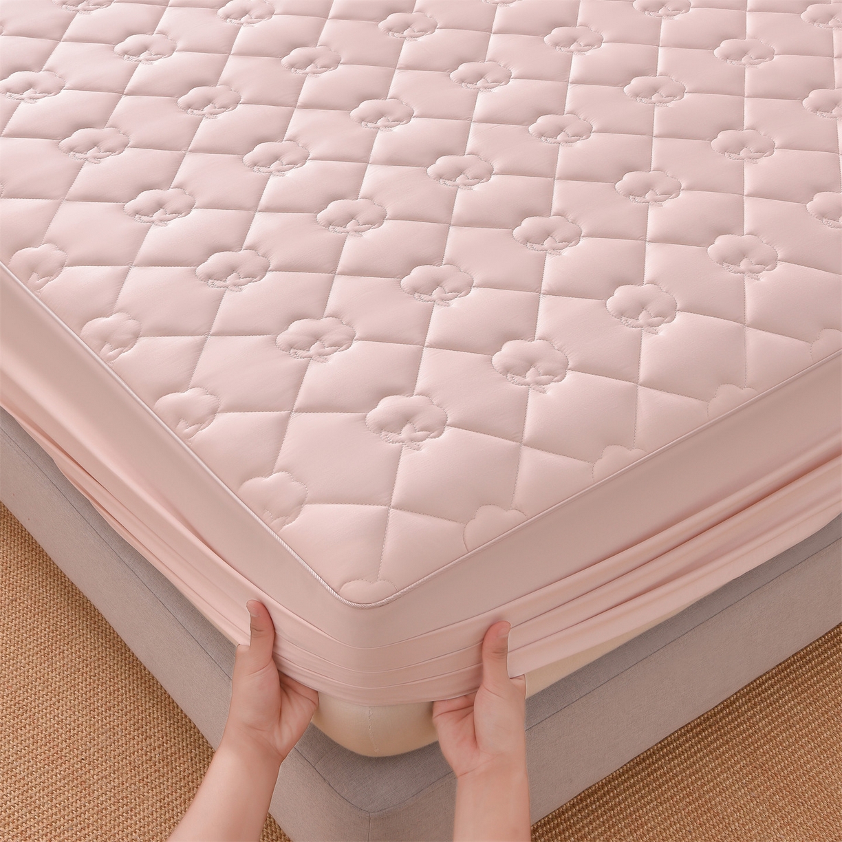 91家纺网 家纺一手货源 找家纺 金鹰 2025新款全棉50S夹棉抗菌防螨床笠加厚床笠席梦思保护套 浅粉