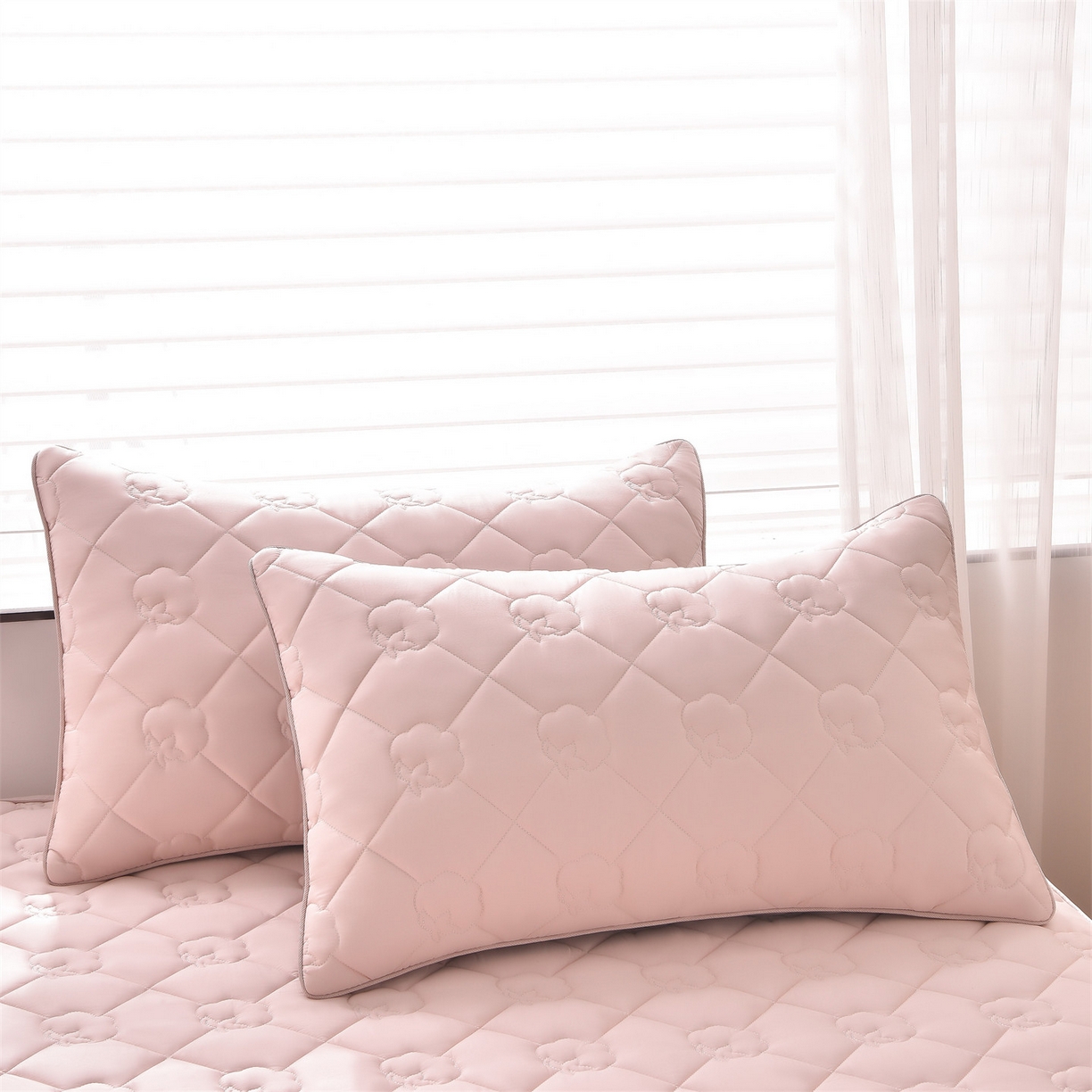 91家纺网 家纺一手货源 找家纺 金鹰 2025新款全棉50S夹棉抗菌防螨床笠加厚床笠席梦思保护套 浅粉