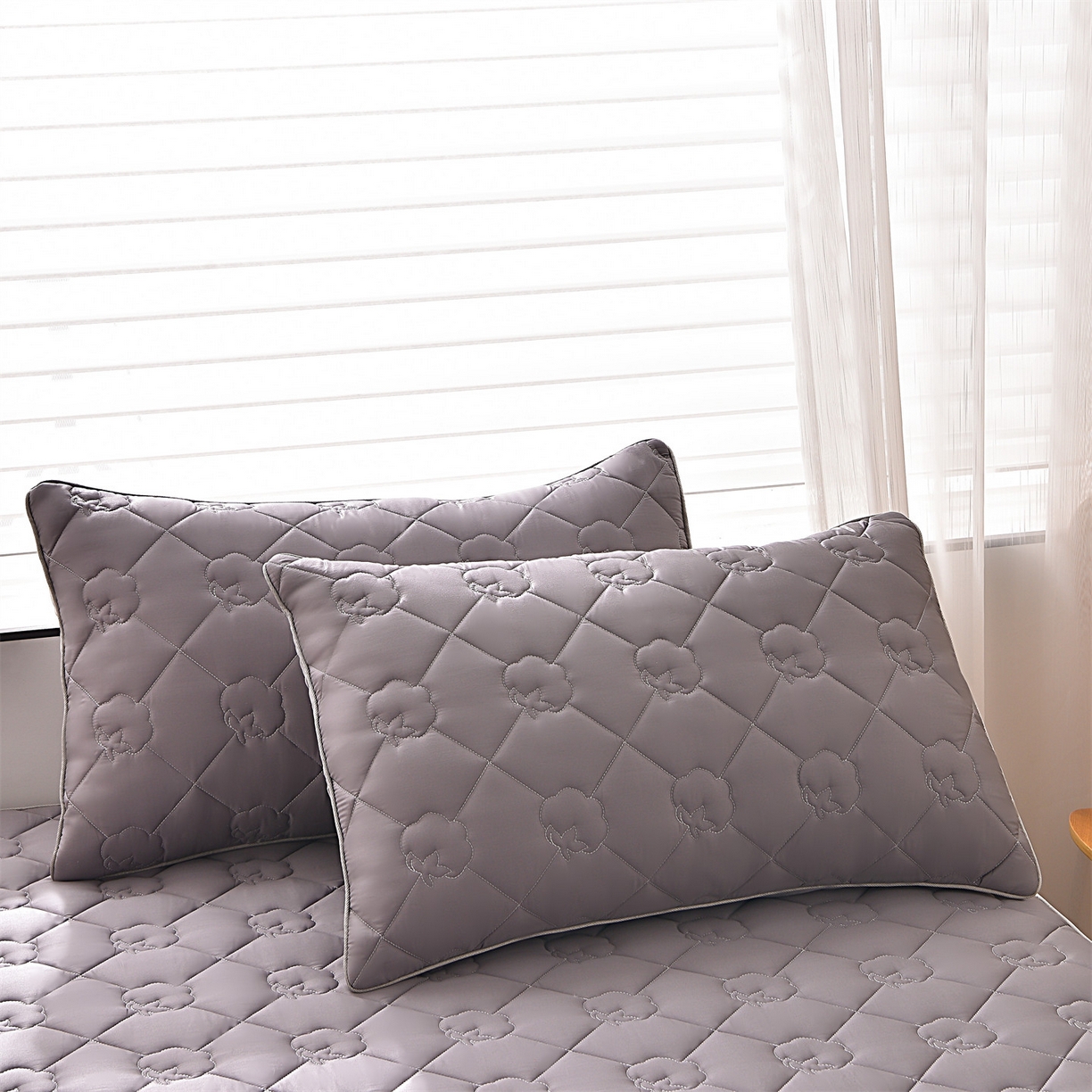 91家纺网 家纺一手货源 找家纺 金鹰 2025新款全棉50S夹棉抗菌防螨床笠加厚床笠席梦思保护套 高级灰