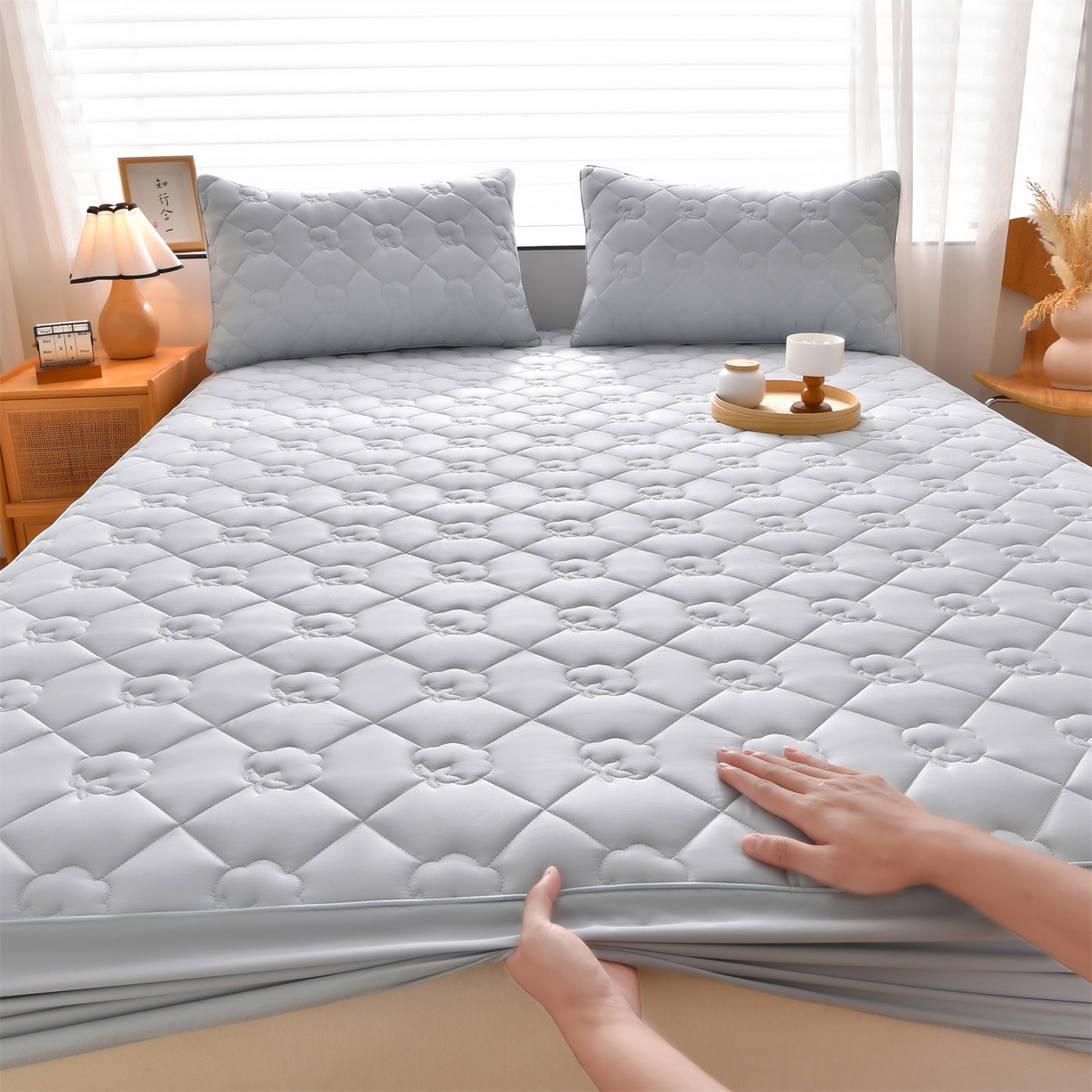 91家纺网 家纺一手货源 找家纺 金鹰 2025新款全棉50S夹棉抗菌防螨床笠加厚床笠席梦思保护套 浅兰