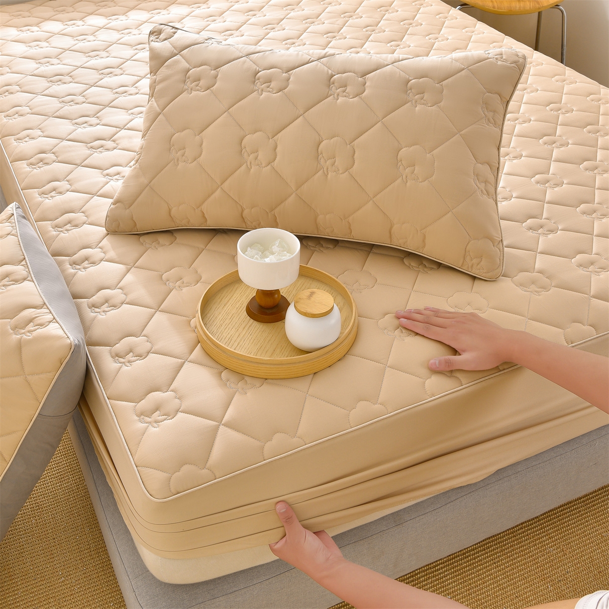 91家纺网 家纺一手货源 找家纺 金鹰 2025新款全棉50S夹棉抗菌防螨床笠加厚床笠席梦思保护套 卡其