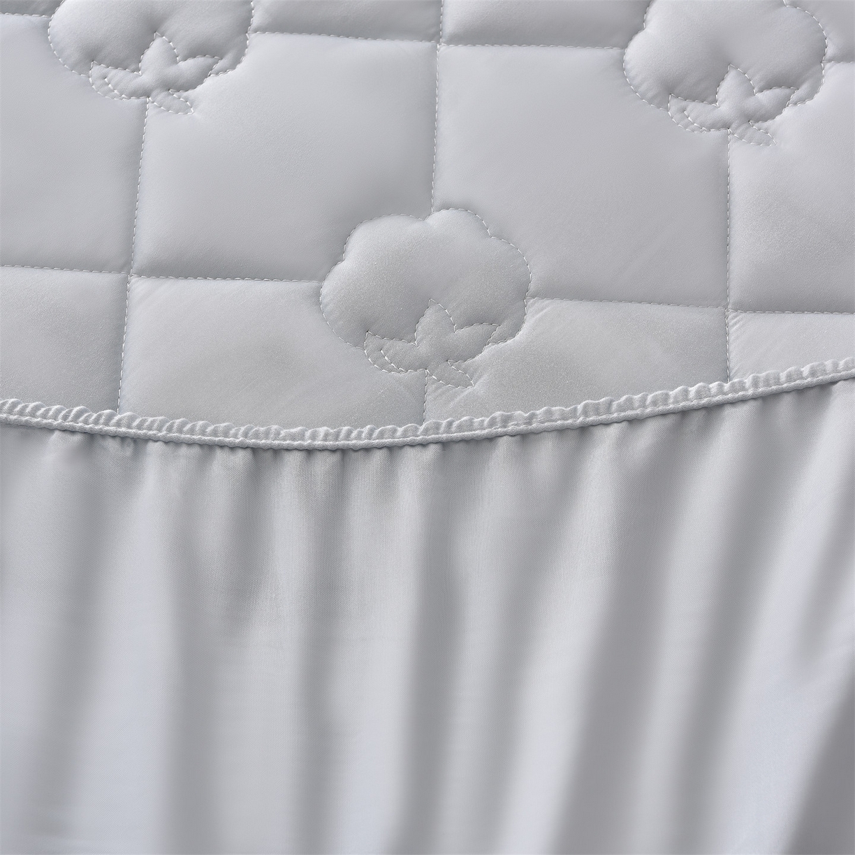 91家纺网 家纺一手货源 找家纺 金鹰 2025新款全棉50S夹棉抗菌防螨床笠加厚床笠席梦思保护套 浅兰