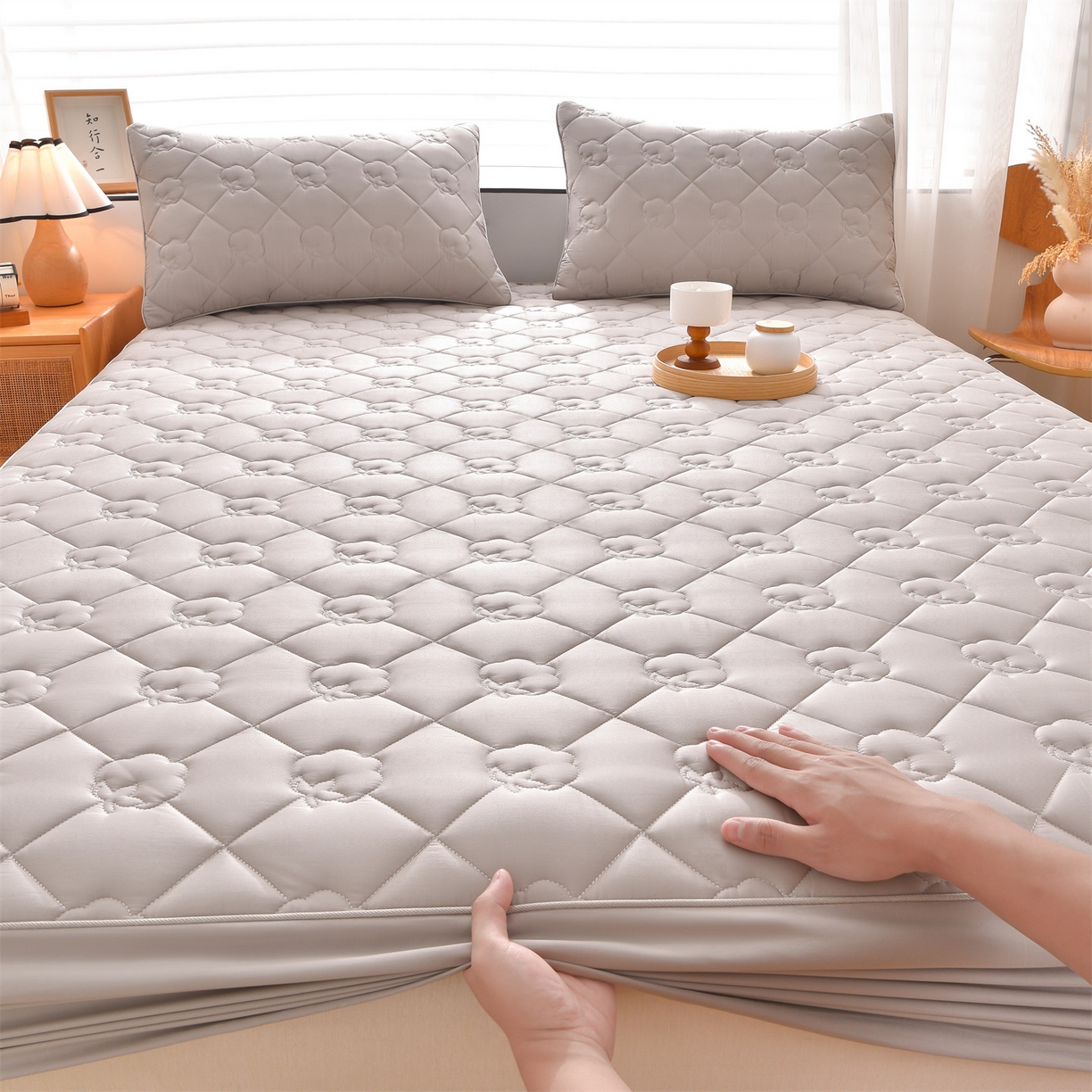 91家纺网 家纺一手货源 找家纺 金鹰 2025新款全棉50S夹棉抗菌防螨床笠加厚床笠席梦思保护套 灰色