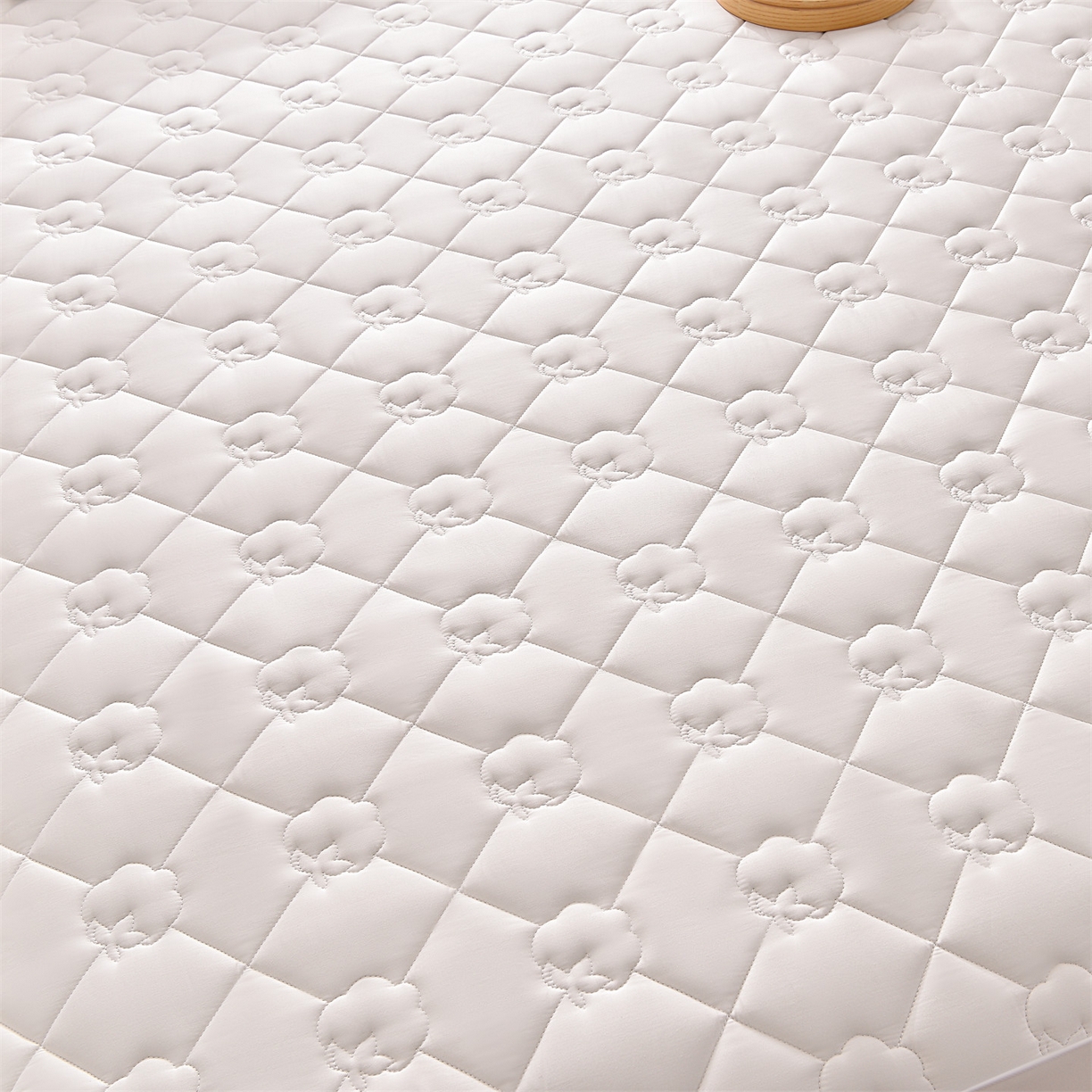 91家纺网 家纺一手货源 找家纺 金鹰 2025新款全棉50S夹棉抗菌防螨床笠加厚床笠席梦思保护套 珍珠白