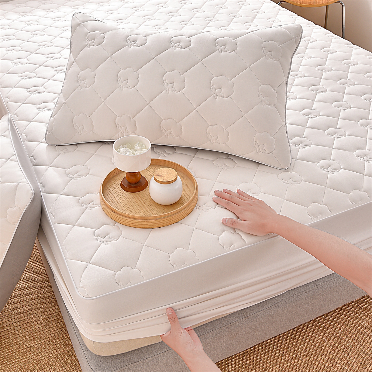 91家纺网 家纺一手货源 找家纺 金鹰 2025新款全棉50S夹棉抗菌防螨床笠加厚床笠席梦思保护套 珍珠白