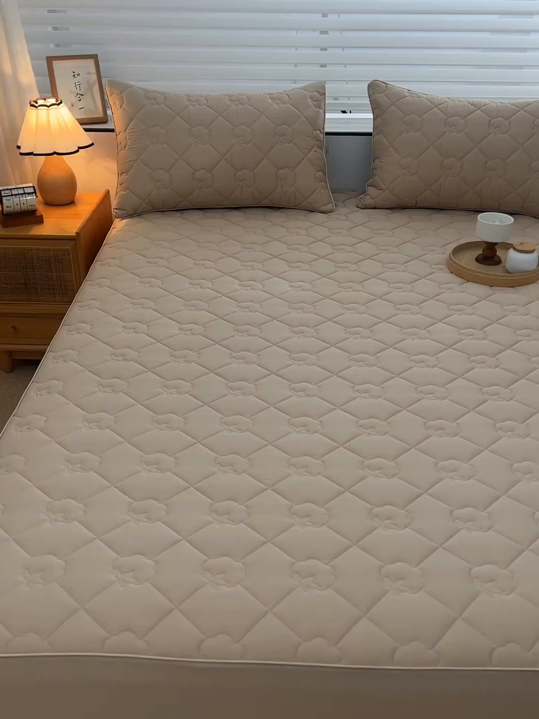 91家纺网 家纺一手货源 找家纺 金鹰 2025新款全棉50S夹棉抗菌防螨床笠加厚床笠席梦思保护套 卡其