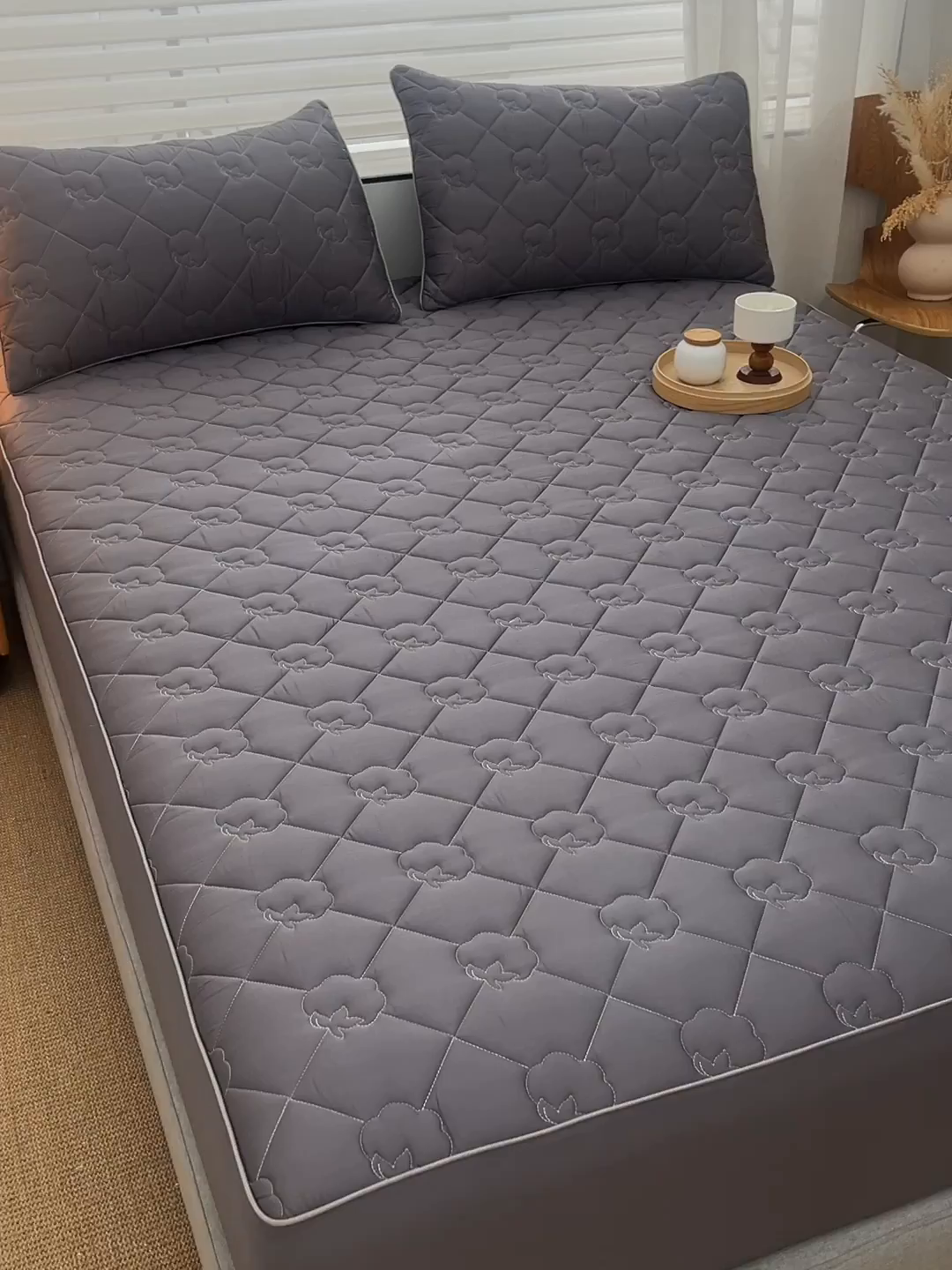 91家纺网 家纺一手货源 找家纺 金鹰 2025新款全棉50S夹棉抗菌防螨床笠加厚床笠席梦思保护套 高级灰