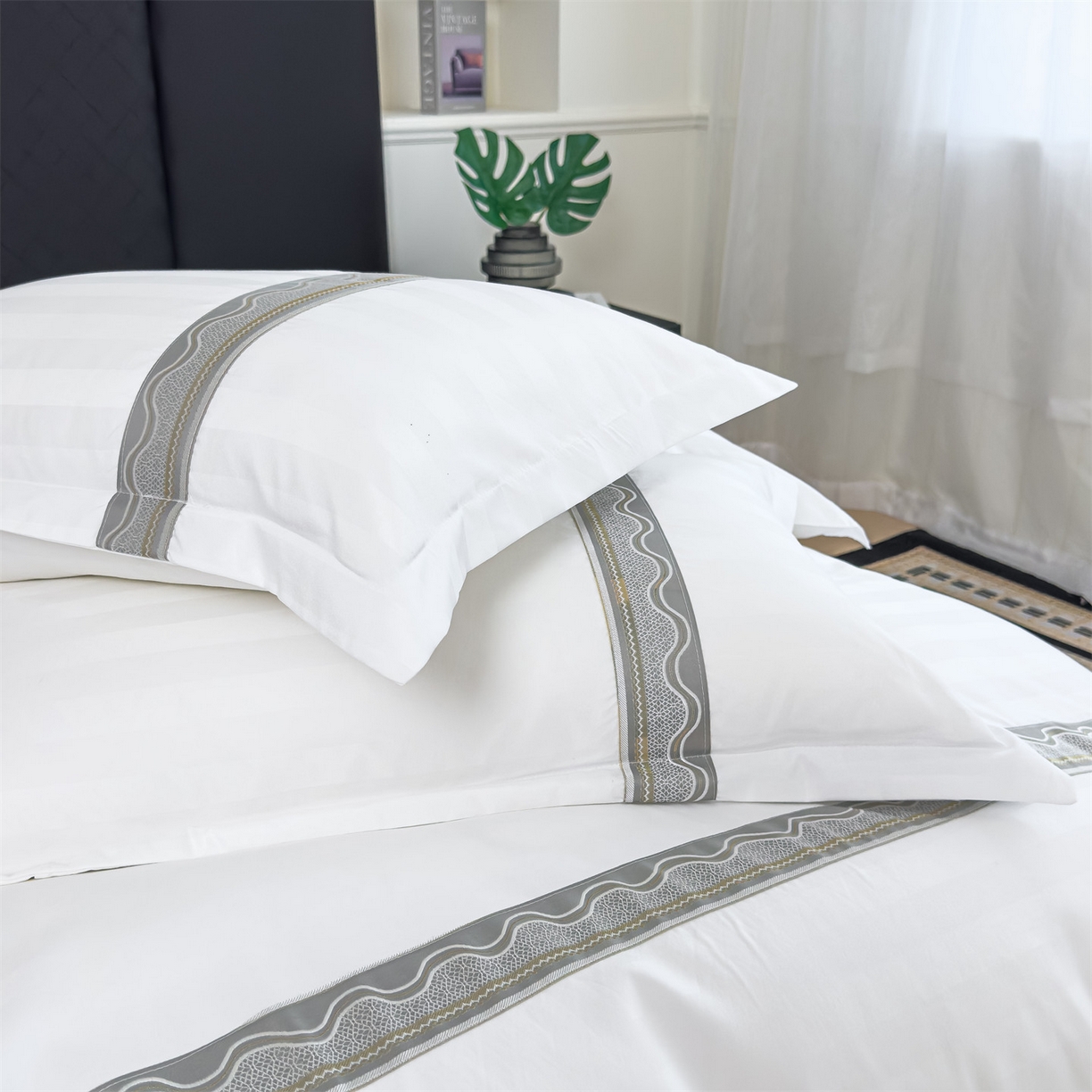 91家纺网 家纺一手货源 找家纺 （总）梦庭帛美 2025新款酒店布草缎条刺绣款四件套