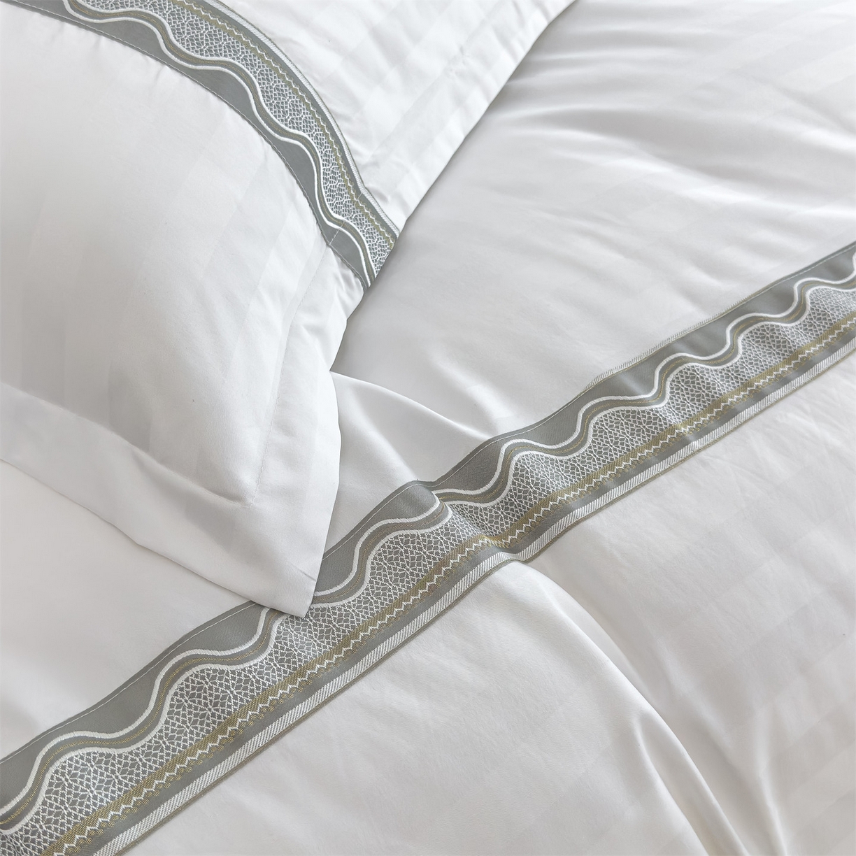 91家纺网 家纺一手货源 找家纺 （总）梦庭帛美 2025新款酒店布草缎条刺绣款四件套