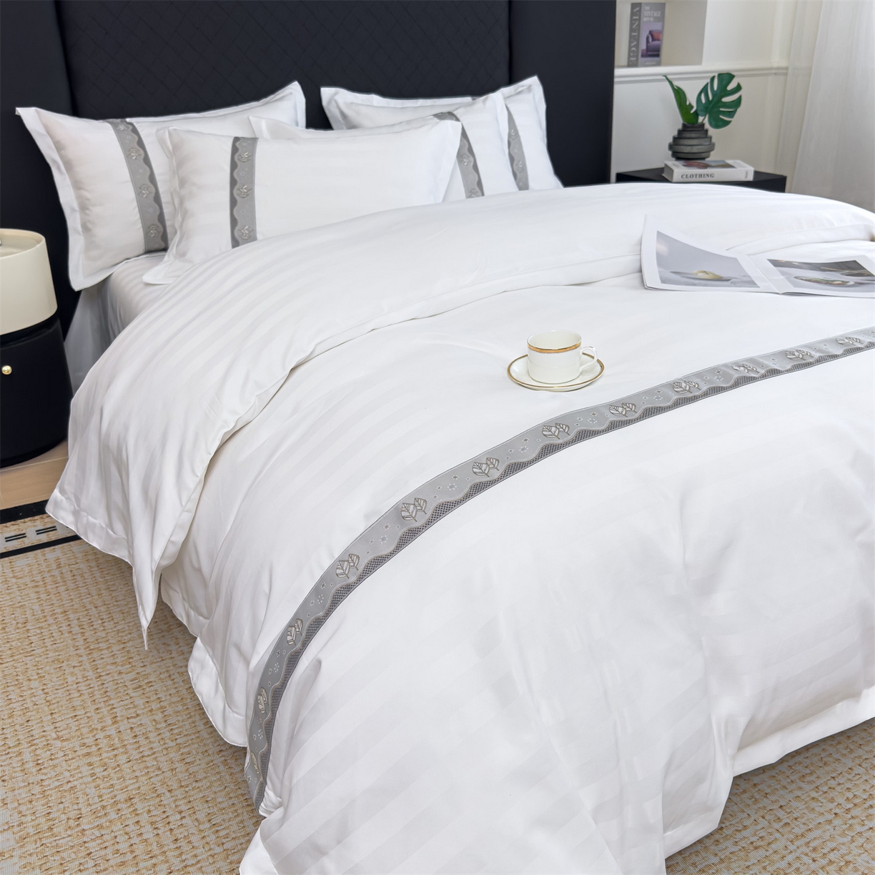 91家纺网 家纺一手货源 找家纺 梦庭帛美 2025新款酒店布草缎条刺绣款四件套 叶繁