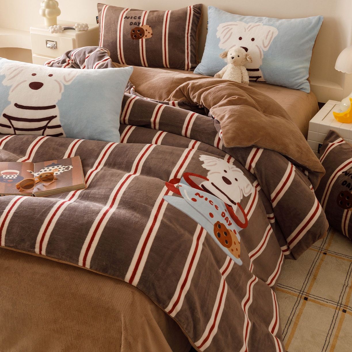 91家纺网 家纺一手货源 找家纺 （总）RYB红黄兰 2025新款设计师原创牛奶绒大版数码印花四件套