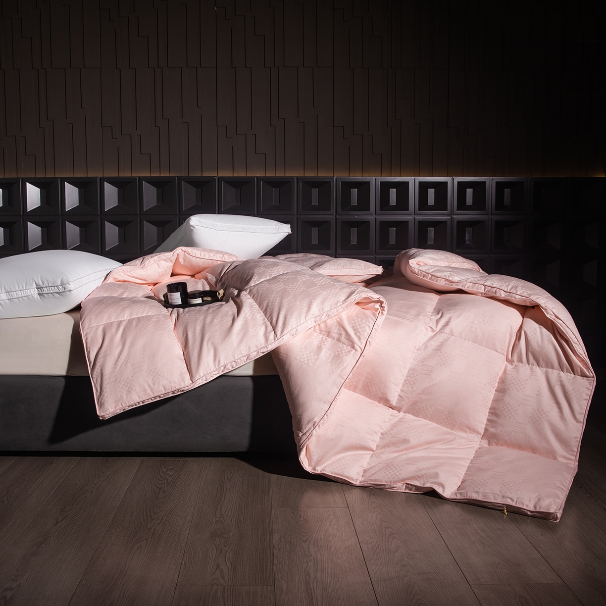 91家纺网 家纺一手货源 找家纺 华盛羽绒被壳 2025新款双层全棉提花羽绒被壳华夫格 华夫格粉玉