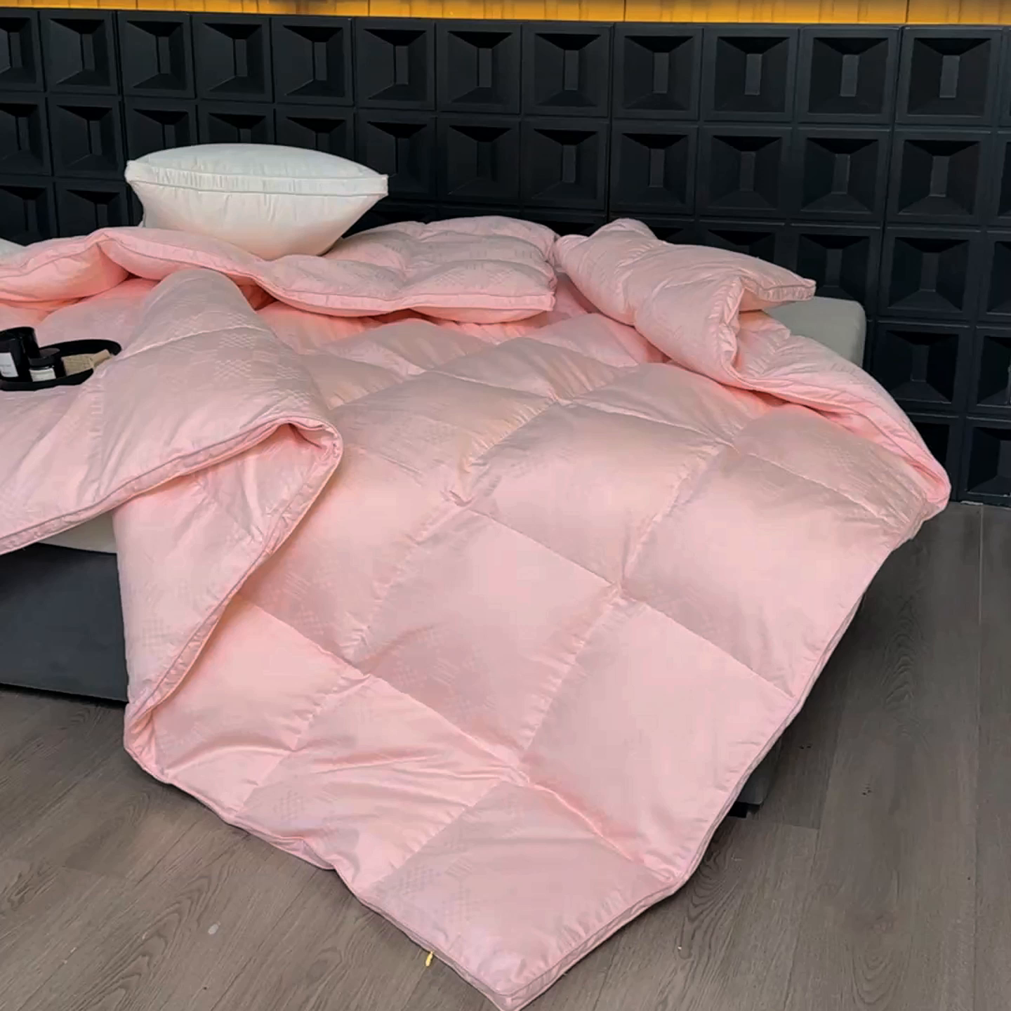 91家纺网 家纺一手货源 找家纺 华盛羽绒被壳 2025新款双层全棉提花羽绒被壳华夫格 华夫格粉玉