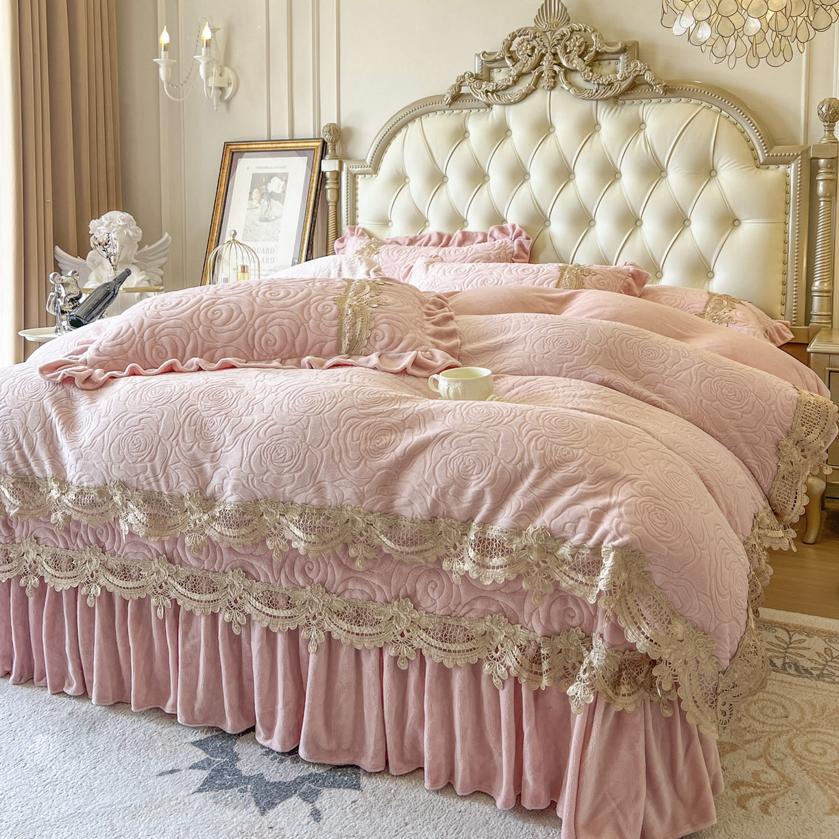 91家纺网 家纺一手货源 找家纺 恋尚 2025新款雕花牛奶绒罗曼蒂克系列四件套（控价290） 罗曼蒂克-蜜桃粉