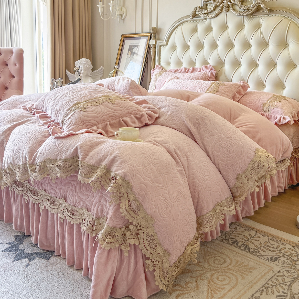 91家纺网 家纺一手货源 找家纺 恋尚 2025新款雕花牛奶绒罗曼蒂克系列四件套（控价290） 罗曼蒂克-蜜桃粉