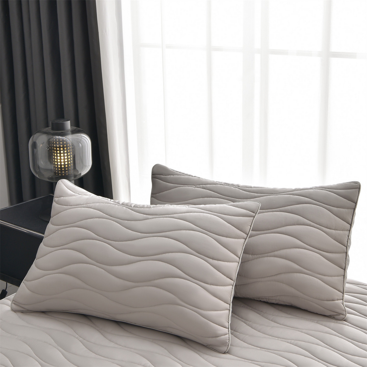 91家纺网 家纺一手货源 找家纺 金鹰 2025新款全棉50S抗菌防螨夹棉防水床笠席梦思保护套床垫套 波浪纹-浅灰