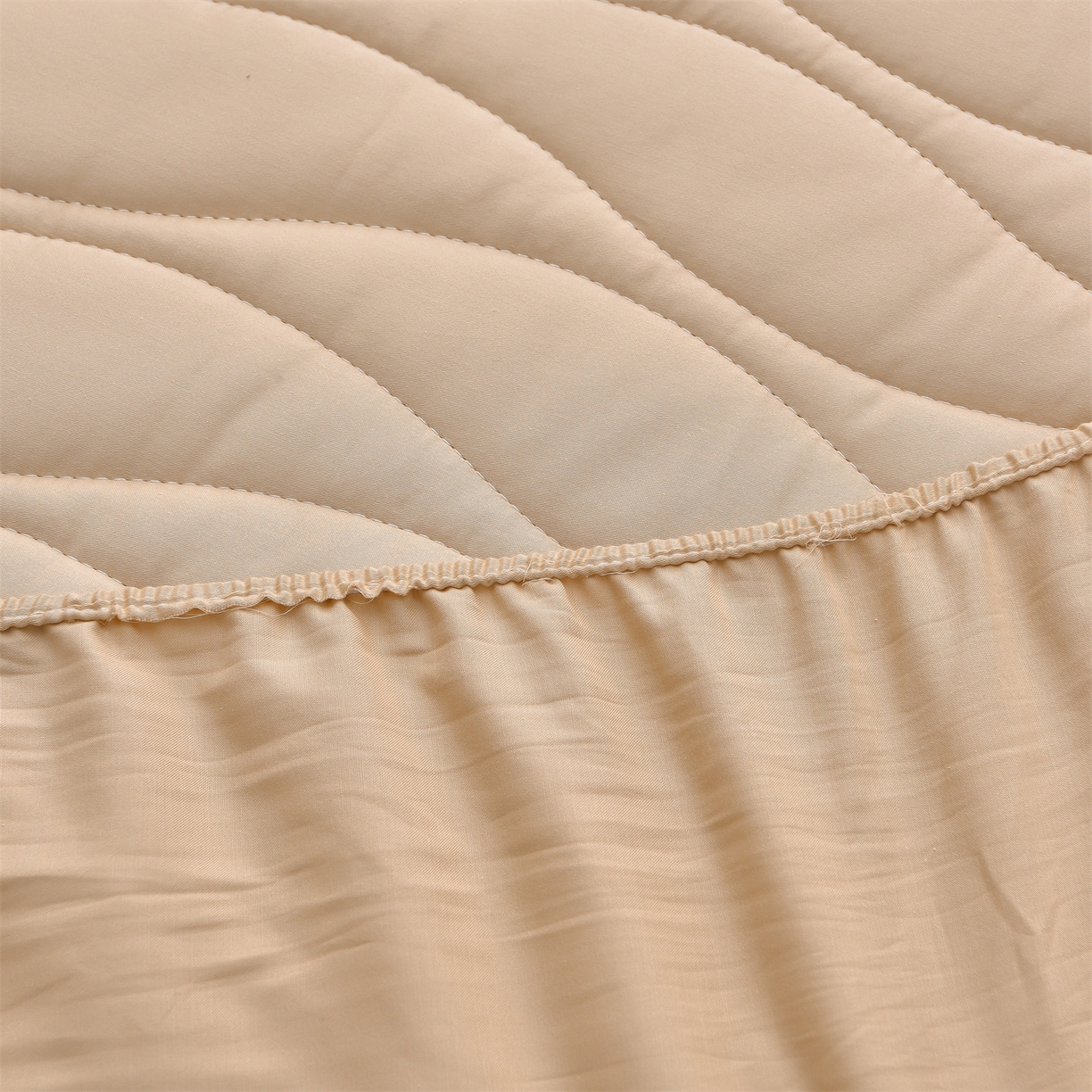 91家纺网 家纺一手货源 找家纺 金鹰 2025新款全棉50S抗菌防螨夹棉防水床笠席梦思保护套床垫套 波浪纹-卡其