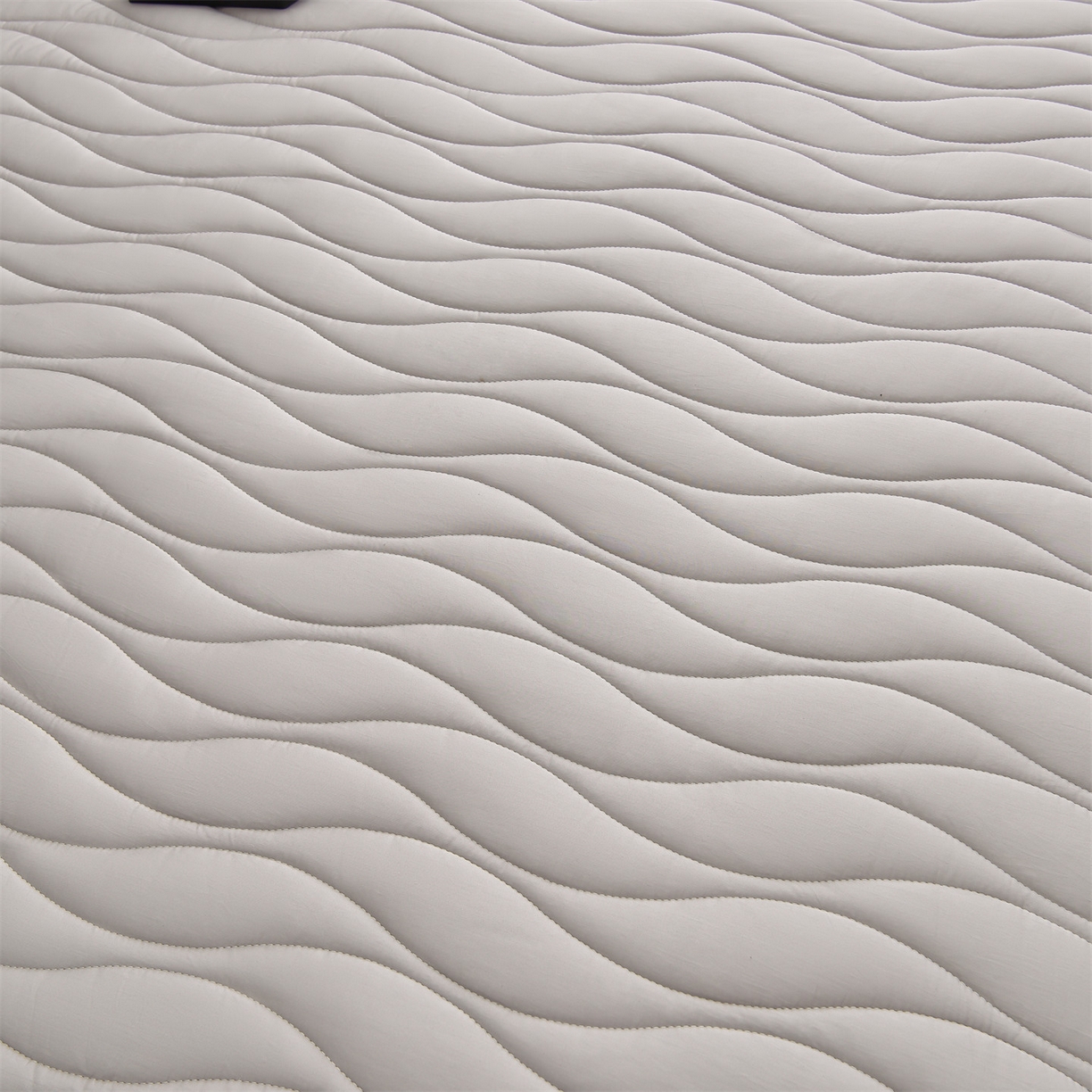 91家纺网 家纺一手货源 找家纺 金鹰 2025新款全棉50S抗菌防螨夹棉防水床笠席梦思保护套床垫套 波浪纹-浅灰