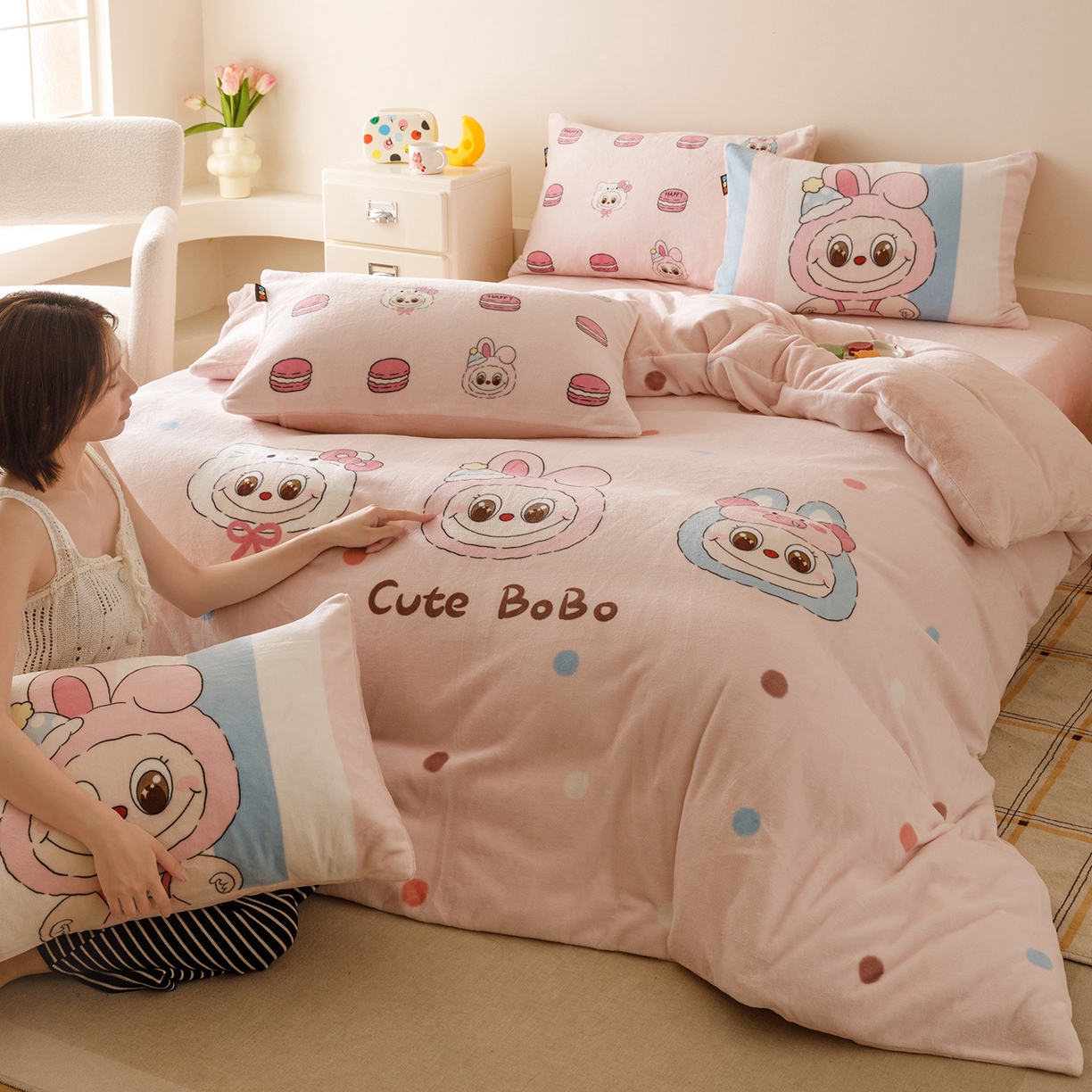 91家纺网 家纺一手货源 找家纺 （总）RYB红黄兰 2025新款设计师原创牛奶绒大版数码印花四件套