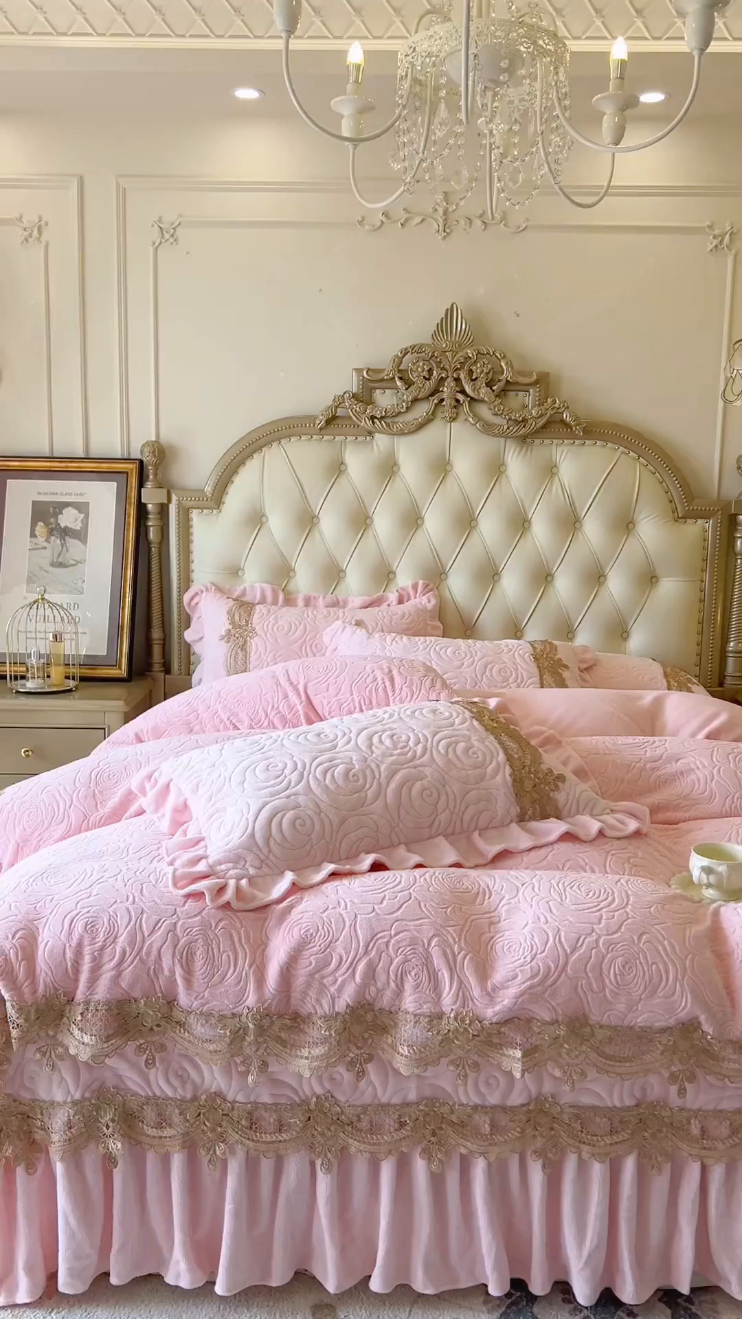 91家纺网 家纺一手货源 找家纺 恋尚 2025新款雕花牛奶绒罗曼蒂克系列四件套（控价290） 罗曼蒂克-清新粉