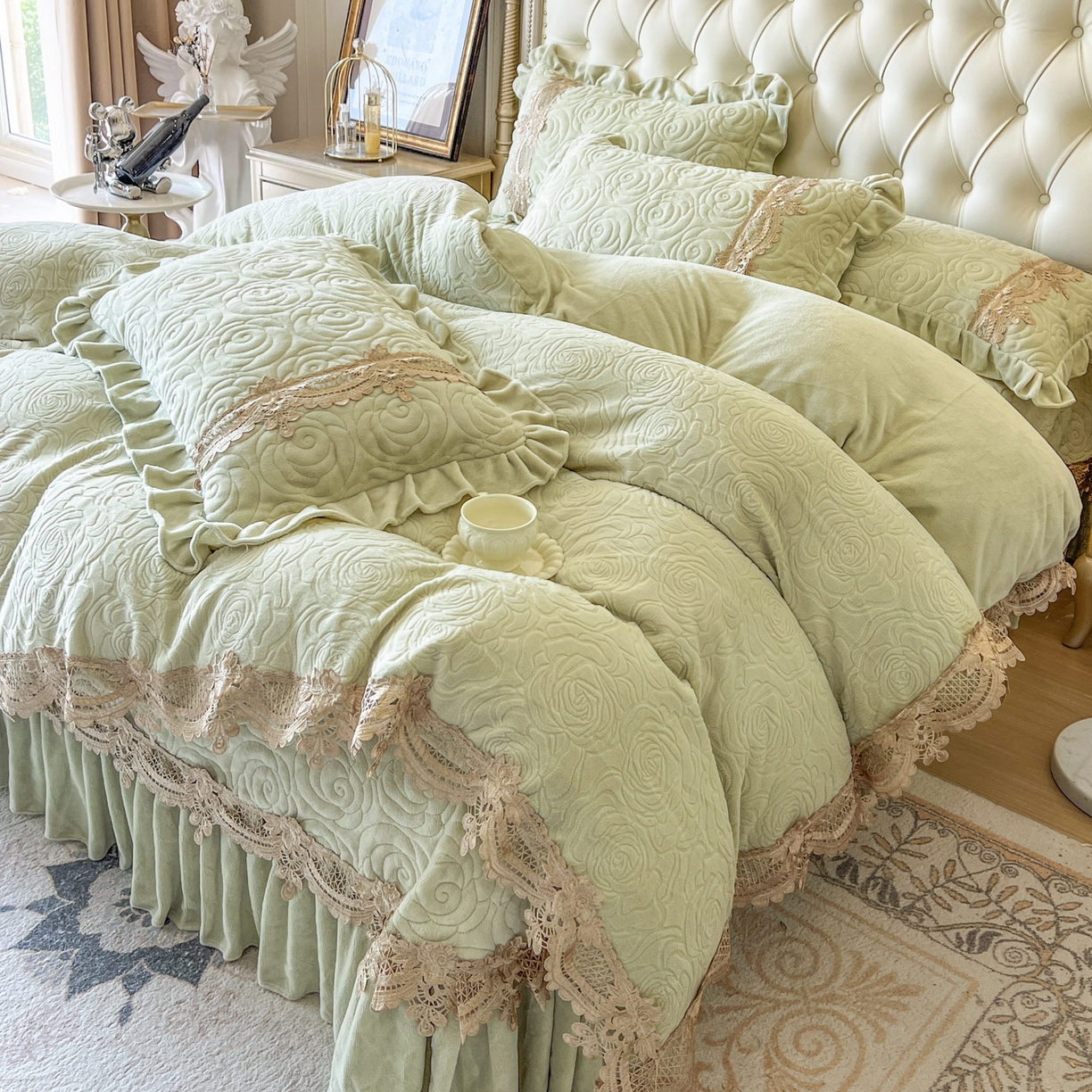 91家纺网 家纺一手货源 找家纺 恋尚 2025新款雕花牛奶绒罗曼蒂克系列四件套（控价290） 罗曼蒂克-香草绿