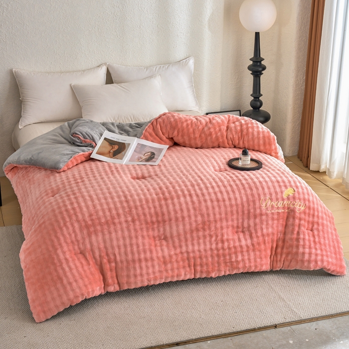 91家纺网 家纺一手货源 找家纺 小叮当家纺仓储工厂店 2025新款兔毛牛奶绒加厚保暖冬被外贸跨境被子被芯 豆沙灰-泡泡绒