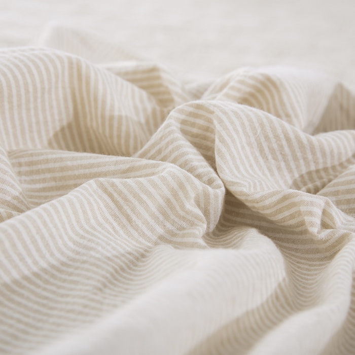 91家纺网 家纺一手货源 找家纺 大黄蜂家居家纺 2025新款全棉水洗棉乳胶枕头枕芯枕套 米细条