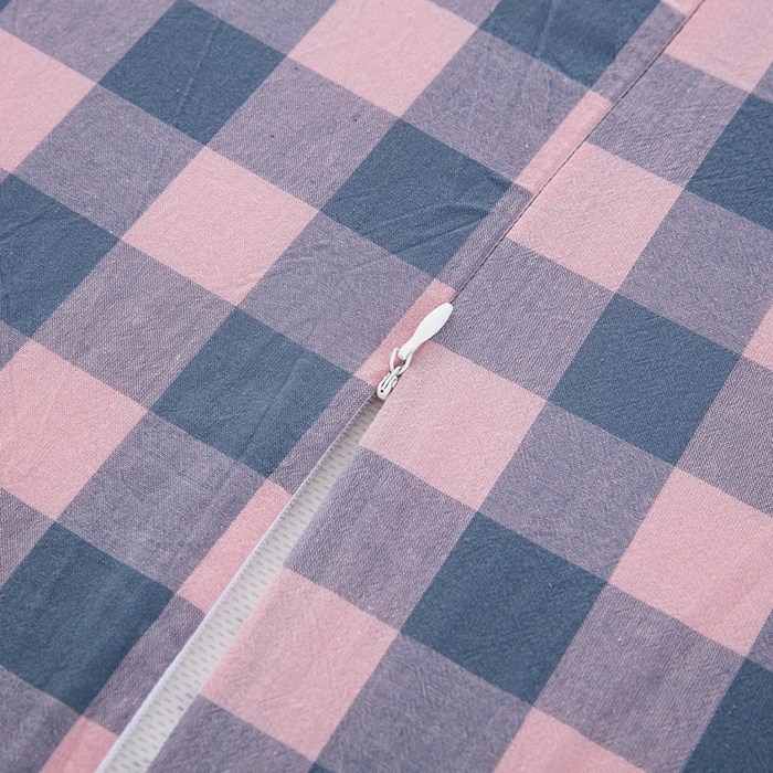 91家纺网 家纺一手货源 找家纺 大黄蜂家居家纺 2025新款全棉水洗棉乳胶枕头枕芯枕套 小方格红