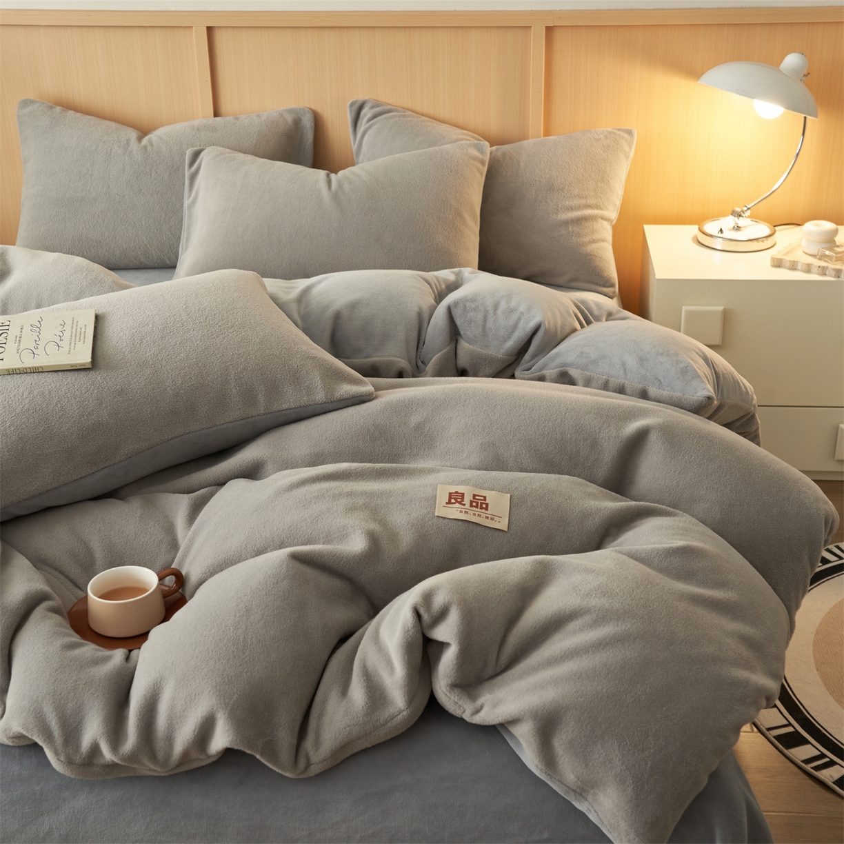 91家纺网 家纺一手货源 找家纺 金鹰 2025新款羊驼绒牛奶绒四件套保暖套件 羊驼绒-浅灰
