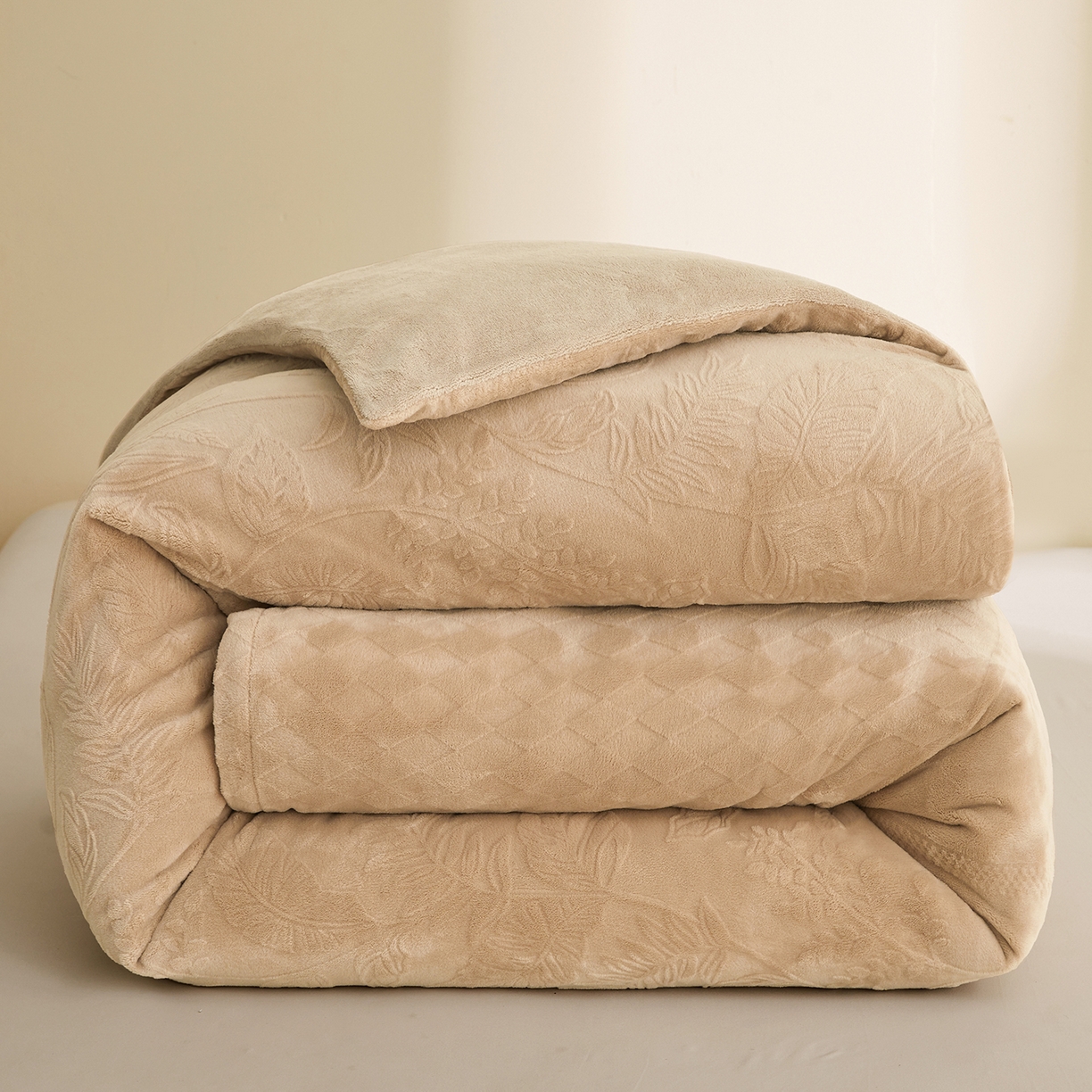 91家纺网 家纺一手货源 找家纺 熙宴家纺 2025新款可拆洗提花牛奶绒新疆棉花被 被子被芯 奶咖+卡其