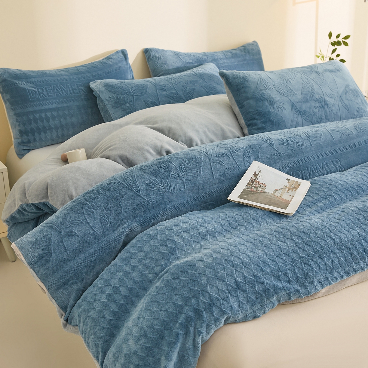 91家纺网 家纺一手货源 找家纺 熙宴家纺 2025新款可拆洗提花牛奶绒新疆棉花被 被子被芯 海蓝+浅灰