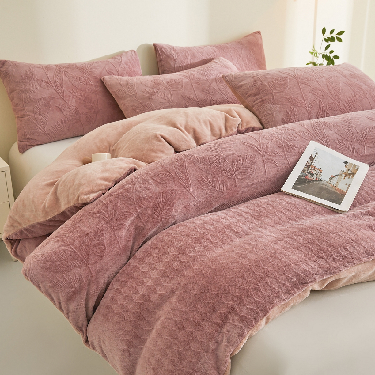 91家纺网 家纺一手货源 找家纺 熙宴家纺 2025新款可拆洗提花牛奶绒新疆棉花被 被子被芯 豆沙+卡其