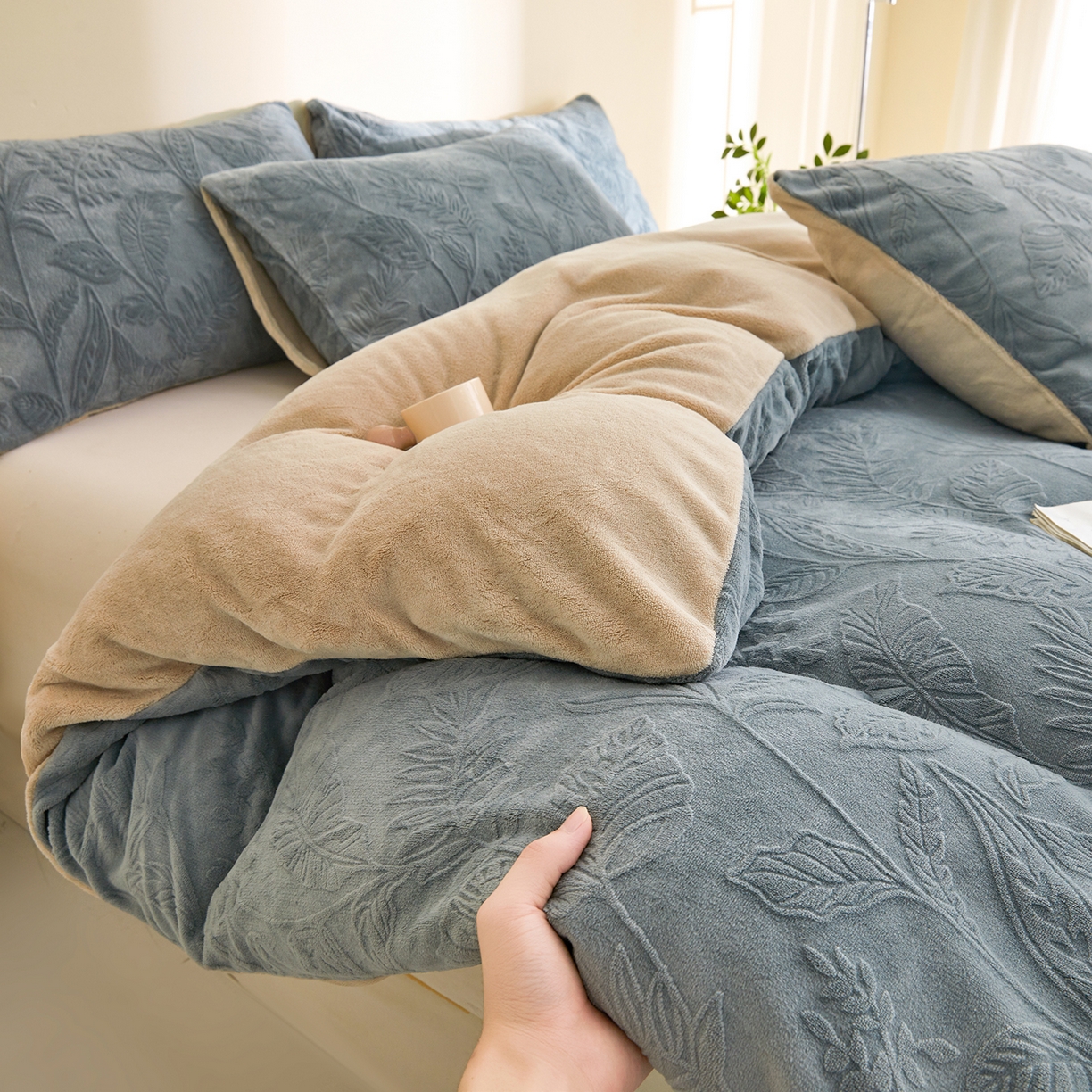 91家纺网 家纺一手货源 找家纺 熙宴家纺 2025新款可拆洗提花牛奶绒新疆棉花被 被子被芯 枪灰+卡其