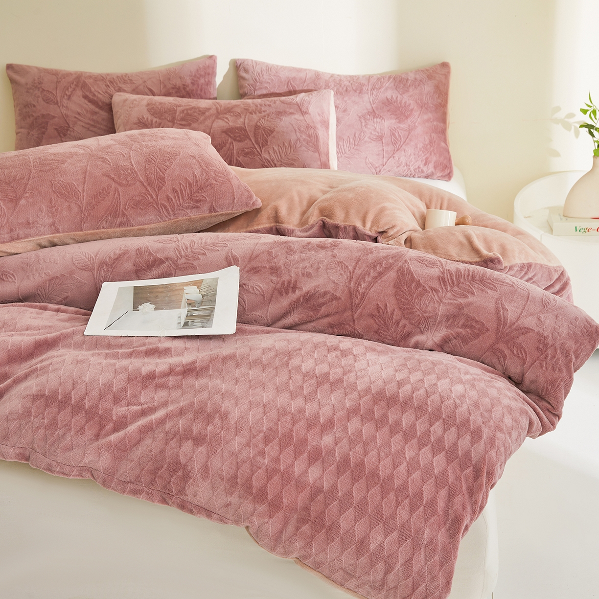 91家纺网 家纺一手货源 找家纺 熙宴家纺 2025新款可拆洗提花牛奶绒新疆棉花被 被子被芯 豆沙+卡其