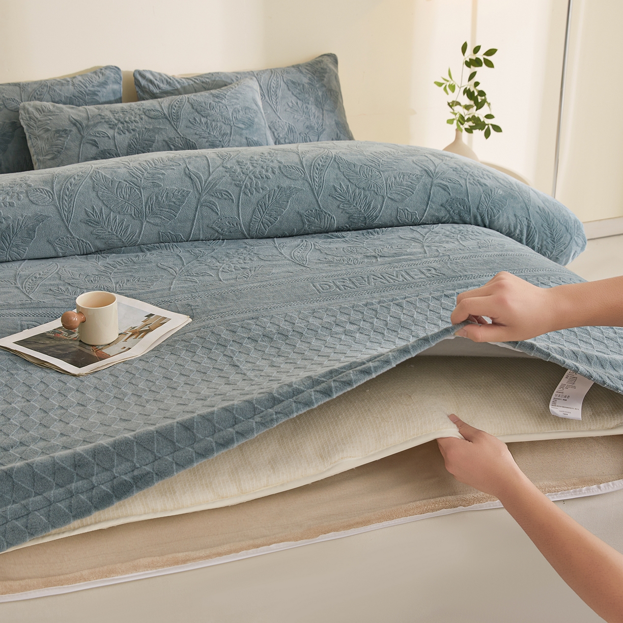 91家纺网 家纺一手货源 找家纺 熙宴家纺 2025新款可拆洗提花牛奶绒新疆棉花被 被子被芯 枪灰+卡其