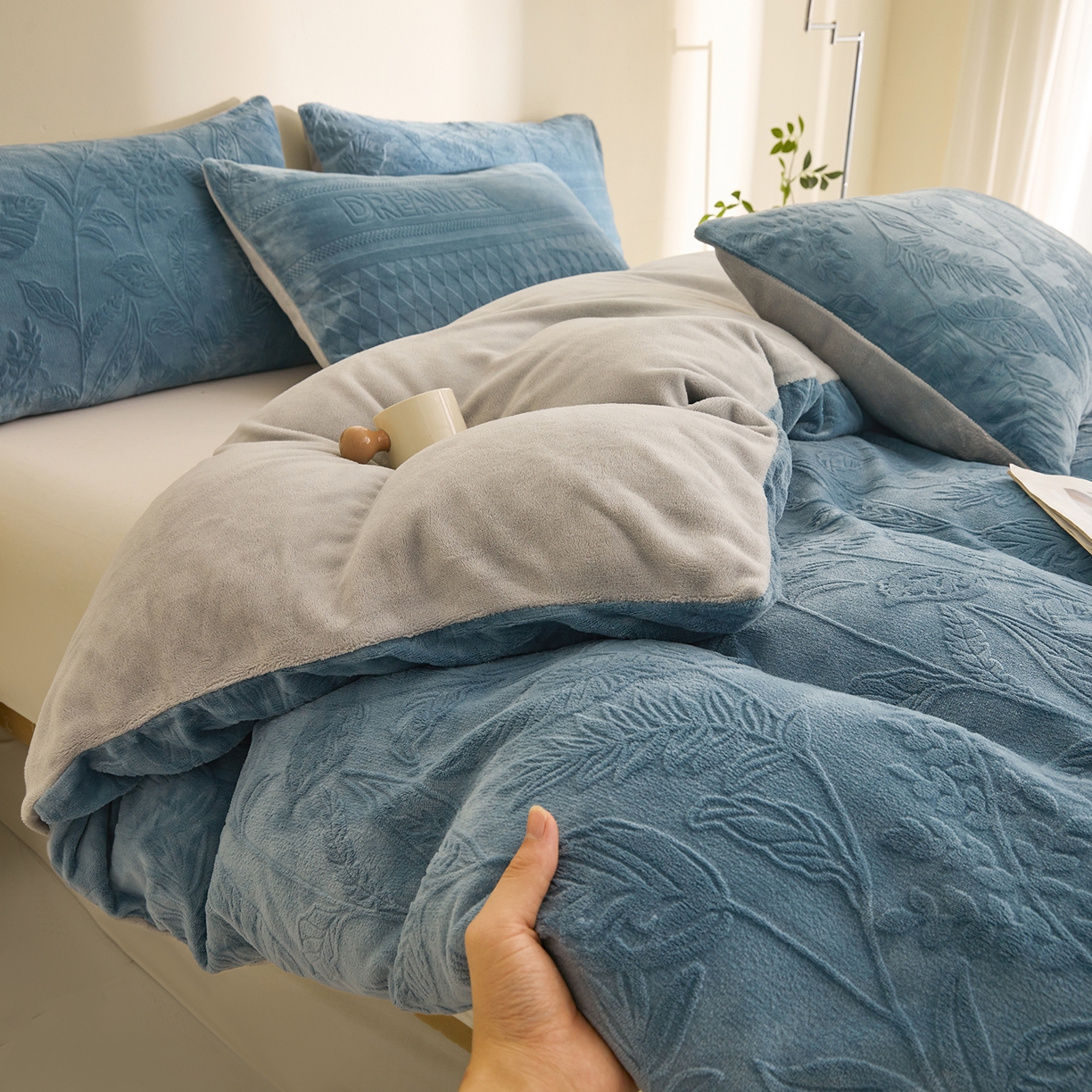91家纺网 家纺一手货源 找家纺 熙宴家纺 2025新款可拆洗提花牛奶绒新疆棉花被 被子被芯 海蓝+浅灰
