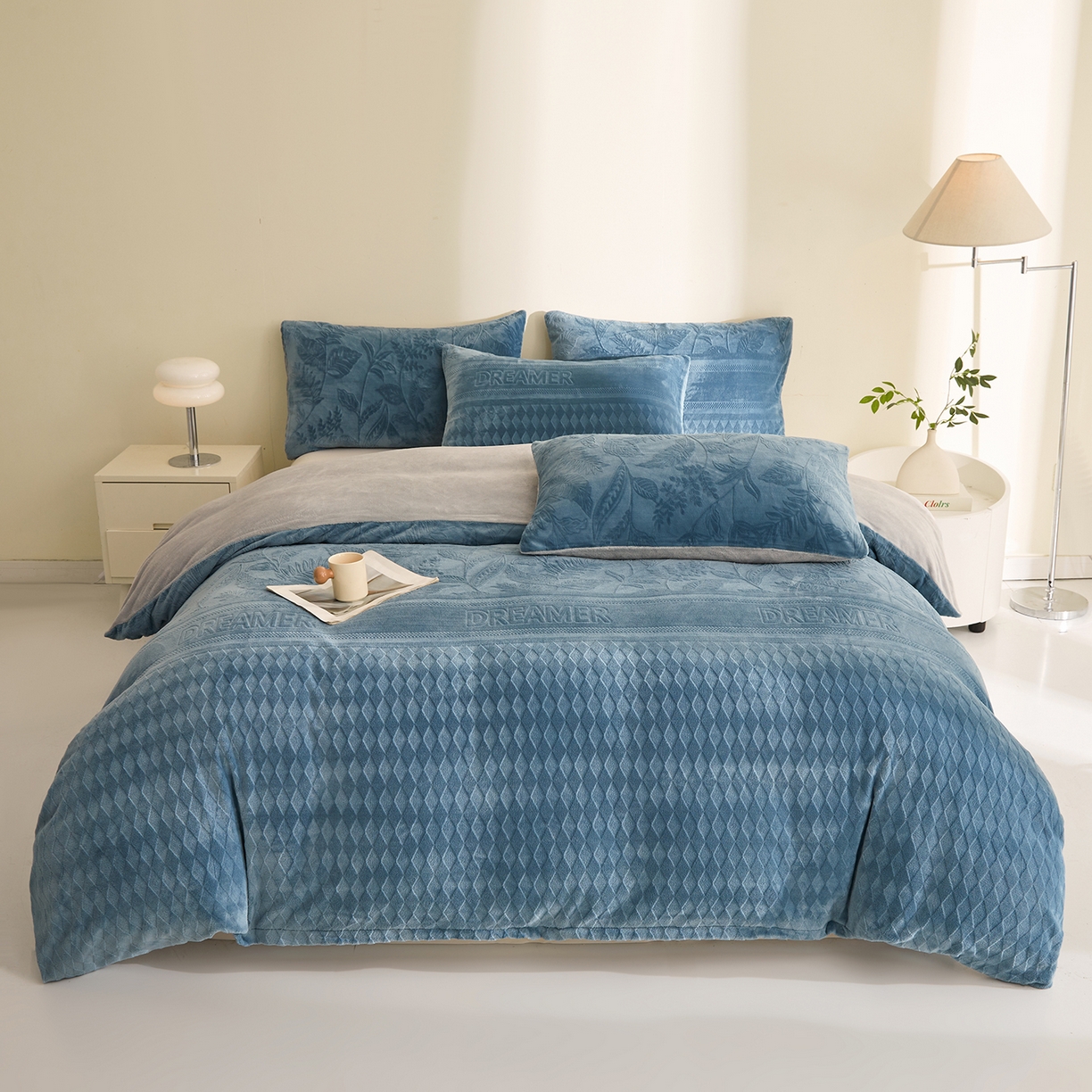 91家纺网 家纺一手货源 找家纺 熙宴家纺 2025新款可拆洗提花牛奶绒新疆棉花被 被子被芯 海蓝+浅灰