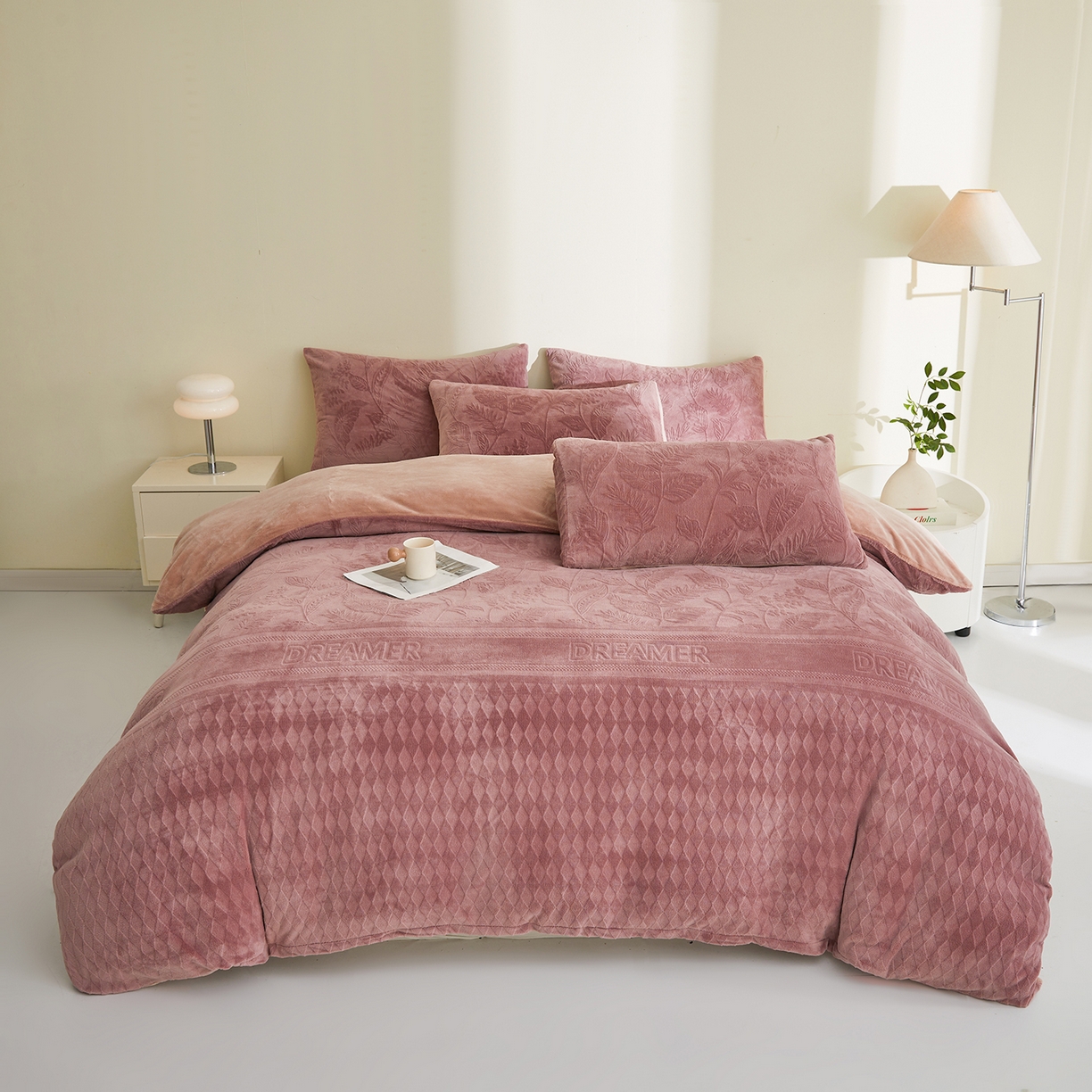 91家纺网 家纺一手货源 找家纺 熙宴家纺 2025新款可拆洗提花牛奶绒新疆棉花被 被子被芯 豆沙+卡其