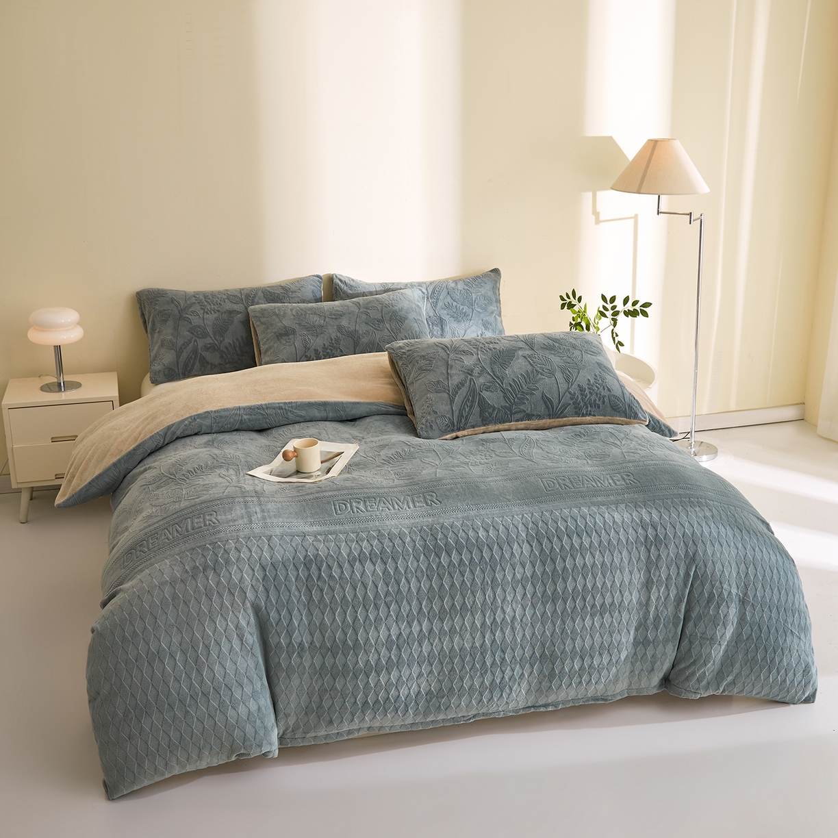 91家纺网 家纺一手货源 找家纺 熙宴家纺 2025新款可拆洗提花牛奶绒新疆棉花被 被子被芯 枪灰+卡其