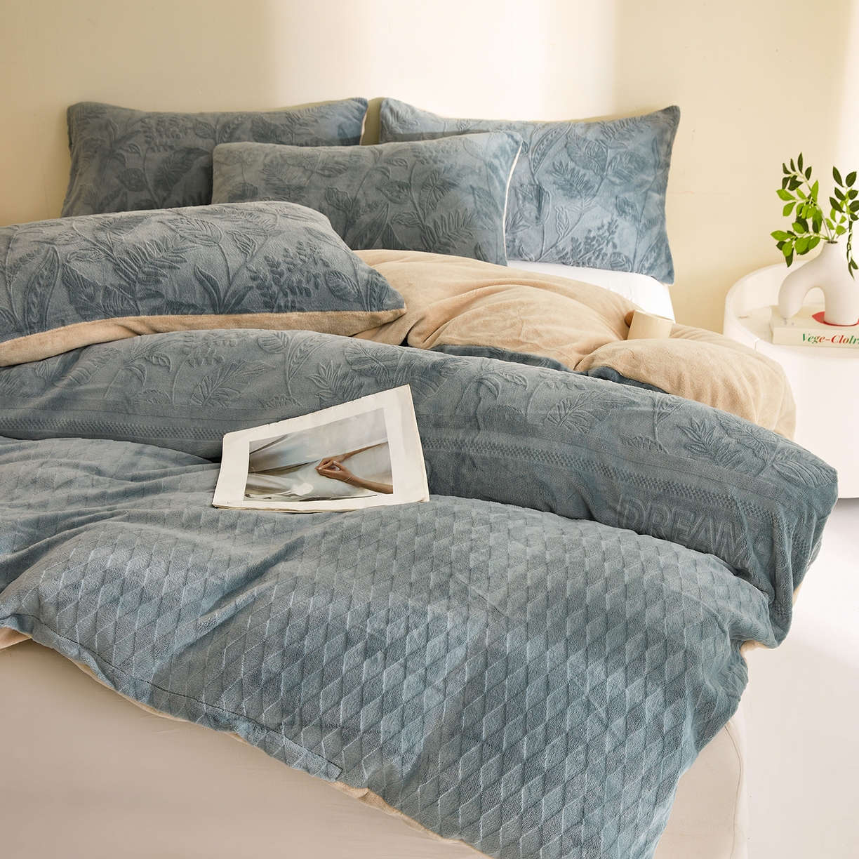 91家纺网 家纺一手货源 找家纺 熙宴家纺 2025新款可拆洗提花牛奶绒新疆棉花被 被子被芯 枪灰+卡其