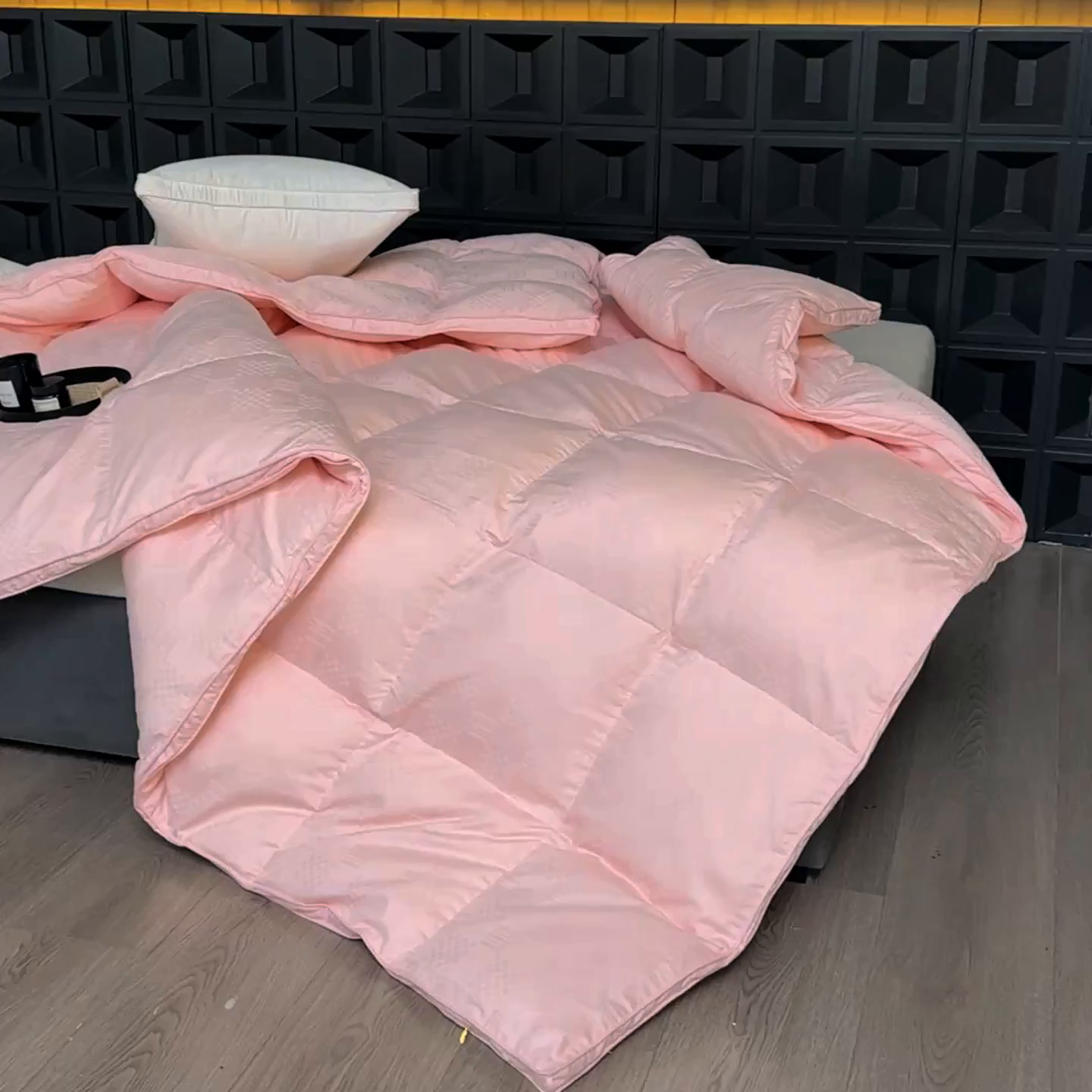 91家纺网 家纺一手货源 找家纺 御眠纺羽绒被壳 2025新款双层全棉提花羽绒被壳华夫格 华夫格粉玉