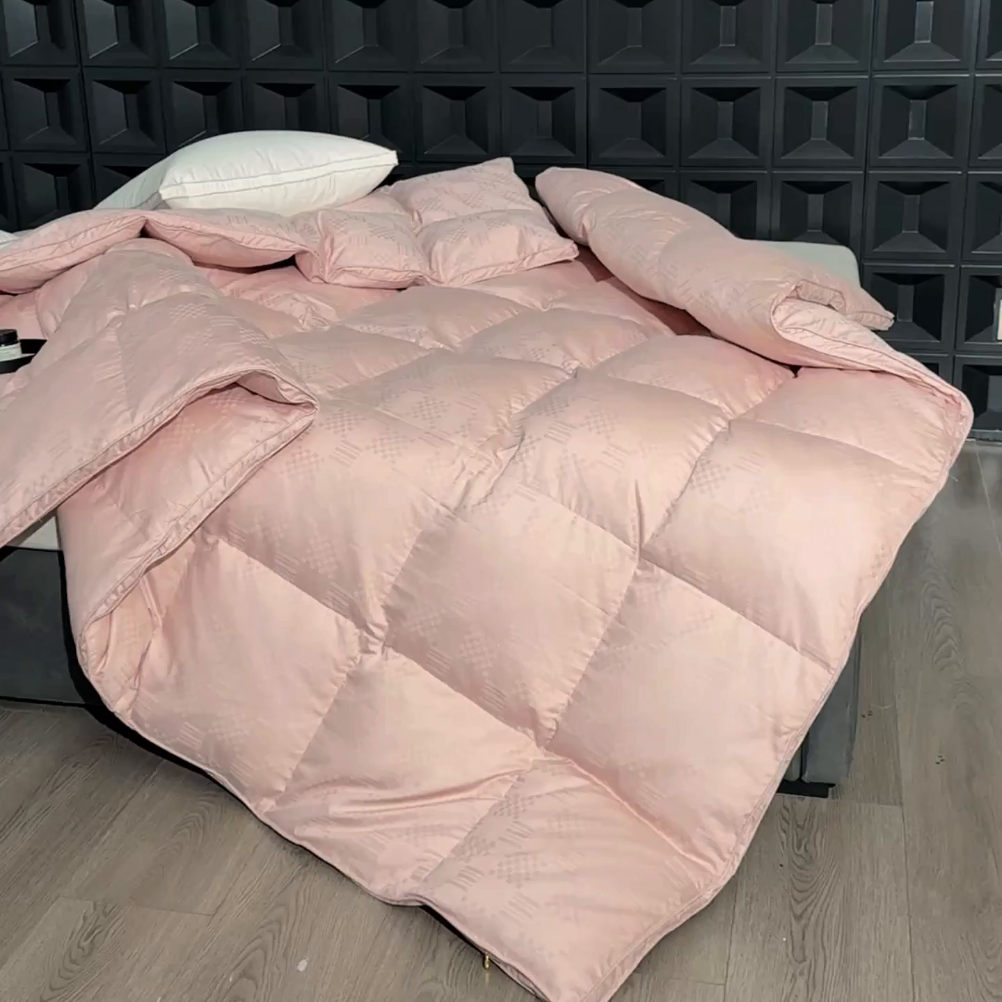 91家纺网 家纺一手货源 找家纺 御眠纺羽绒被壳 2025新款双层全棉提花羽绒被壳华夫格 华夫格豆沙