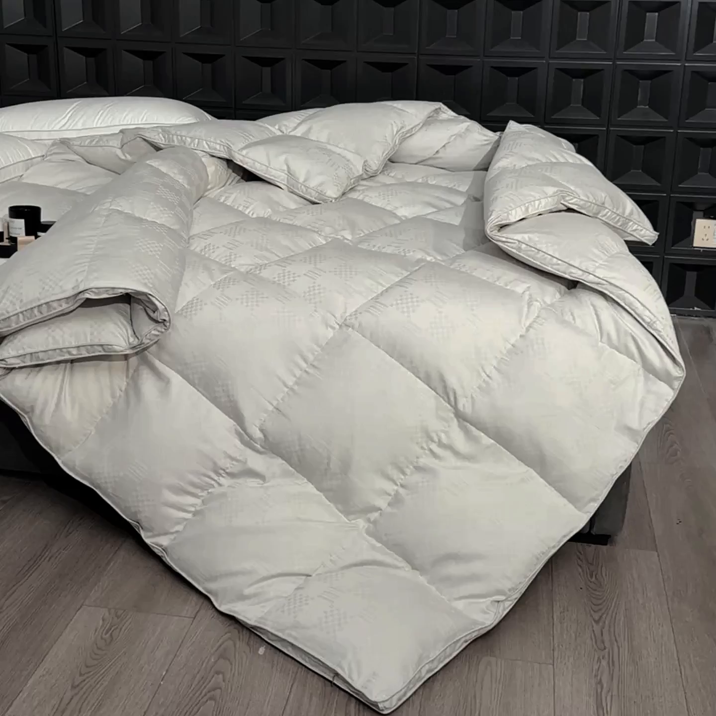 91家纺网 家纺一手货源 找家纺 御眠纺羽绒被壳 2025新款双层全棉提花羽绒被壳华夫格 华夫格灰