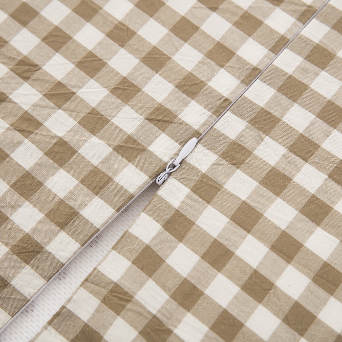 91家纺网 家纺一手货源 找家纺 大黄蜂家居家纺 2025新款全棉水洗棉乳胶枕套 浅咖小格