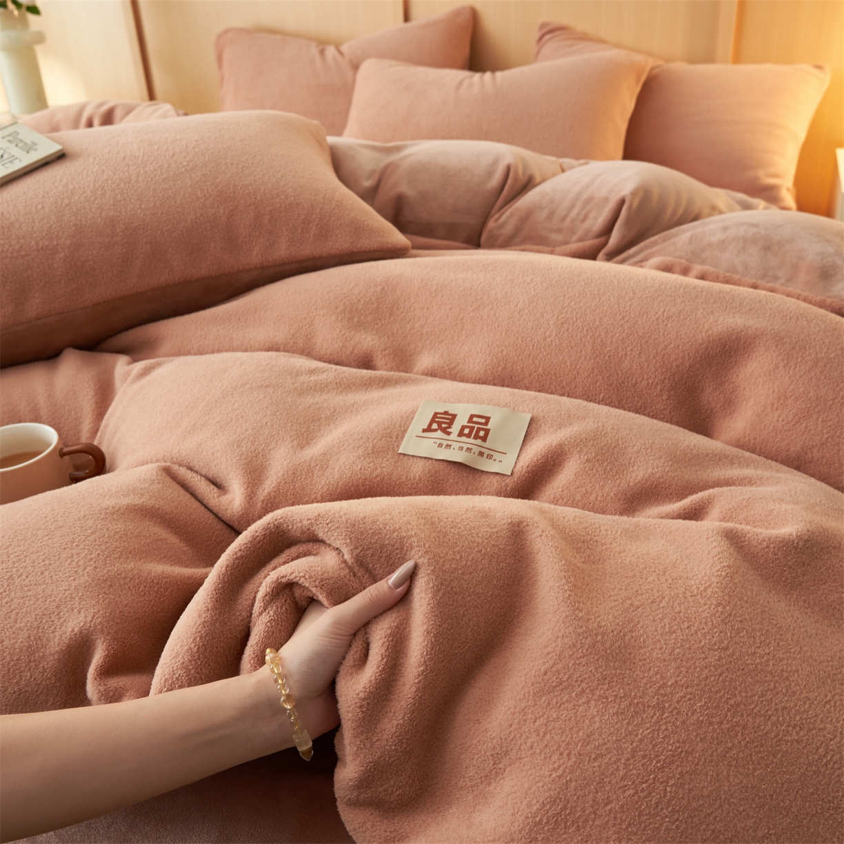91家纺网 家纺一手货源 找家纺 金鹰 2025新款羊驼绒牛奶绒四件套保暖套件 羊驼绒-焦糖