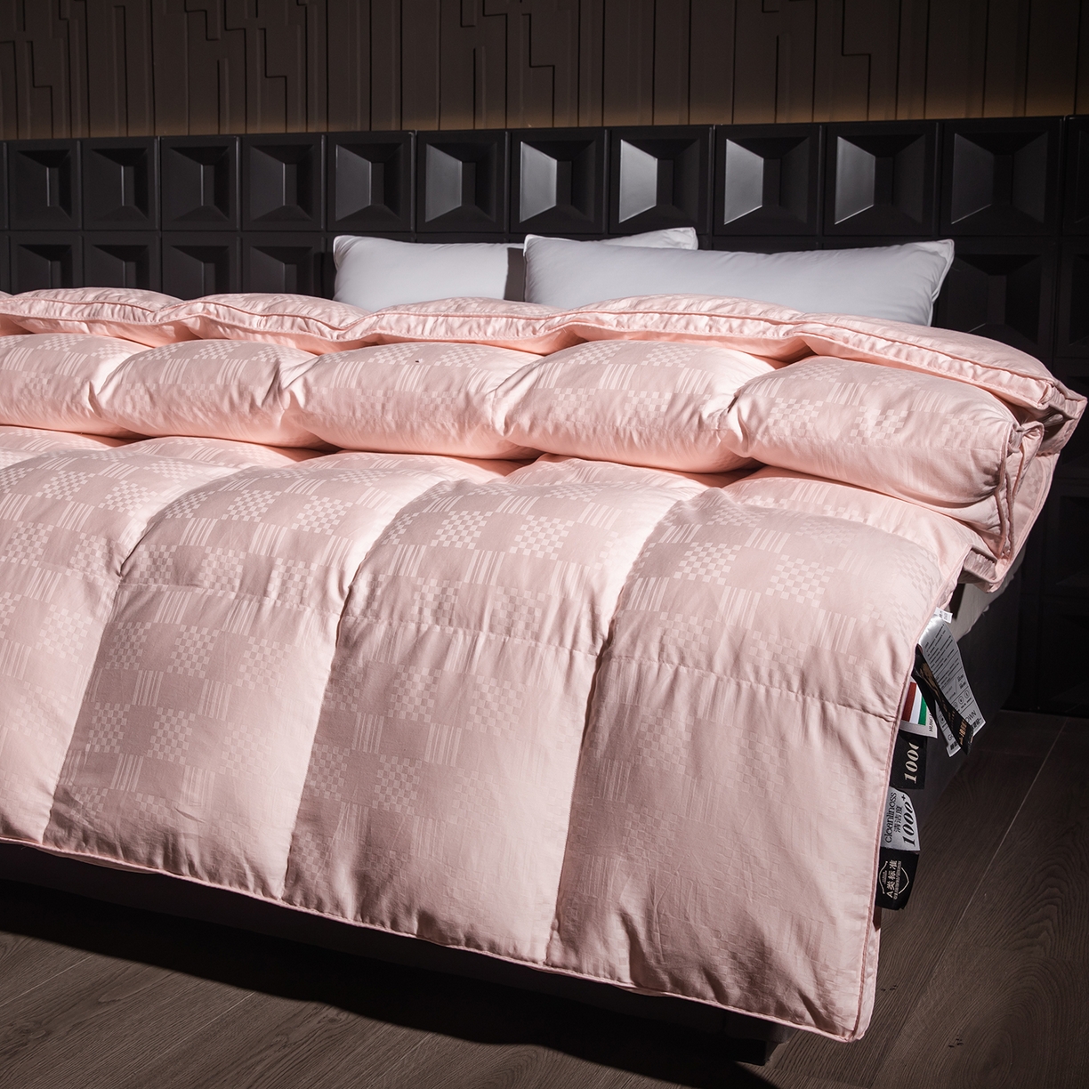 91家纺网 家纺一手货源 找家纺 静若居羽绒被壳 2025新款双层全棉提花羽绒被壳华夫格 华夫格粉玉