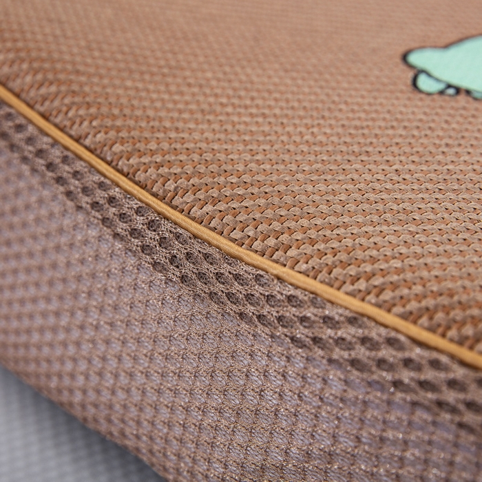 91家纺网 家纺一手货源 找家纺 大黄蜂家居家纺 2025新款艾草冰滕乳胶枕套含芯 小恐龙黄