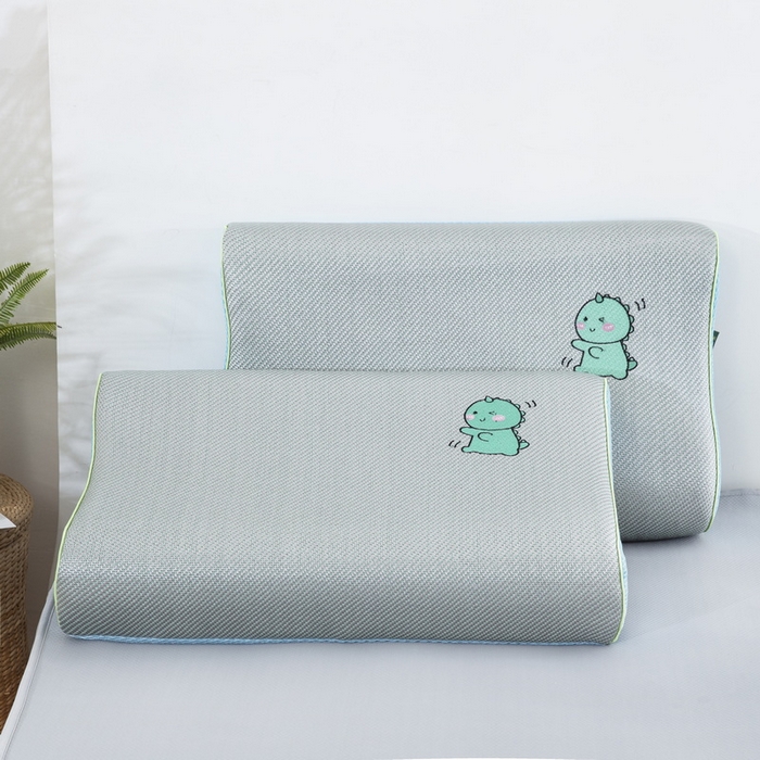 91家纺网 家纺一手货源 找家纺 大黄蜂家居家纺 2025新款艾草冰滕乳胶枕套含芯 小恐龙绿